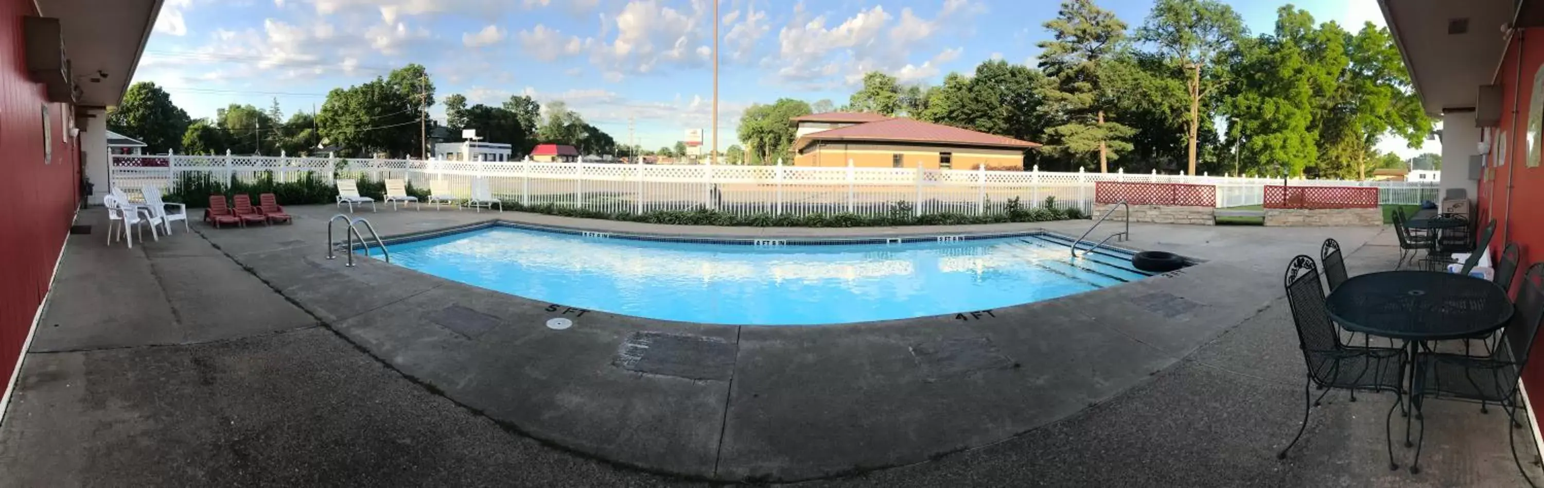 Swimming Pool in Best Nights Inn - Sparta