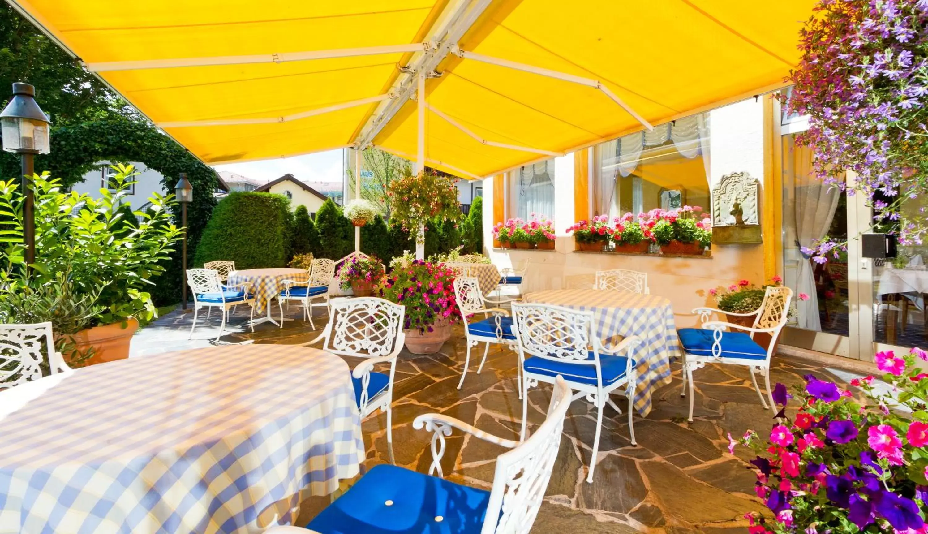 Balcony/Terrace, Restaurant/Places to Eat in Wittelsbacher Hof Swiss Quality Hotel