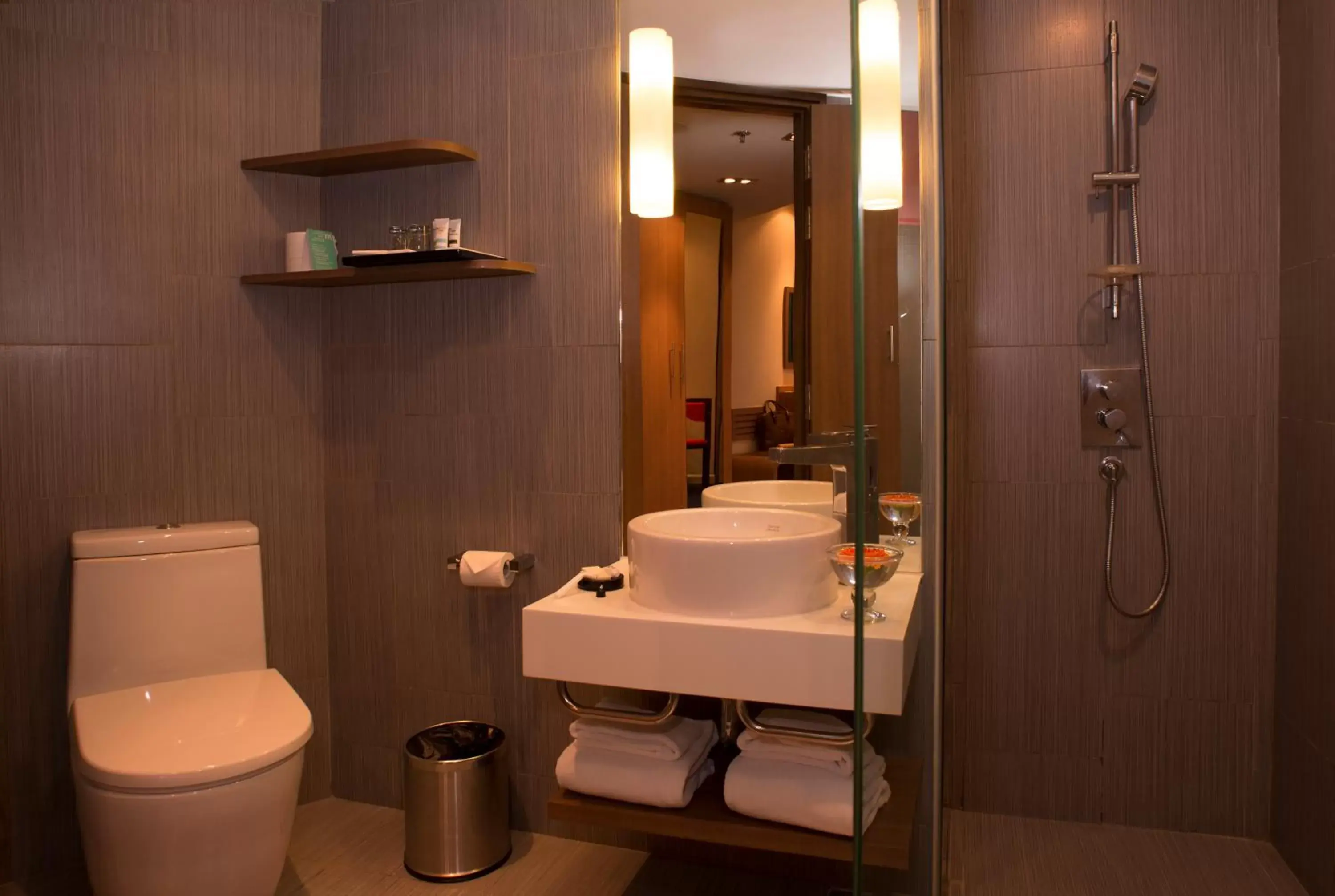 Shower, Bathroom in Mercure Hanoi La Gare Hotel