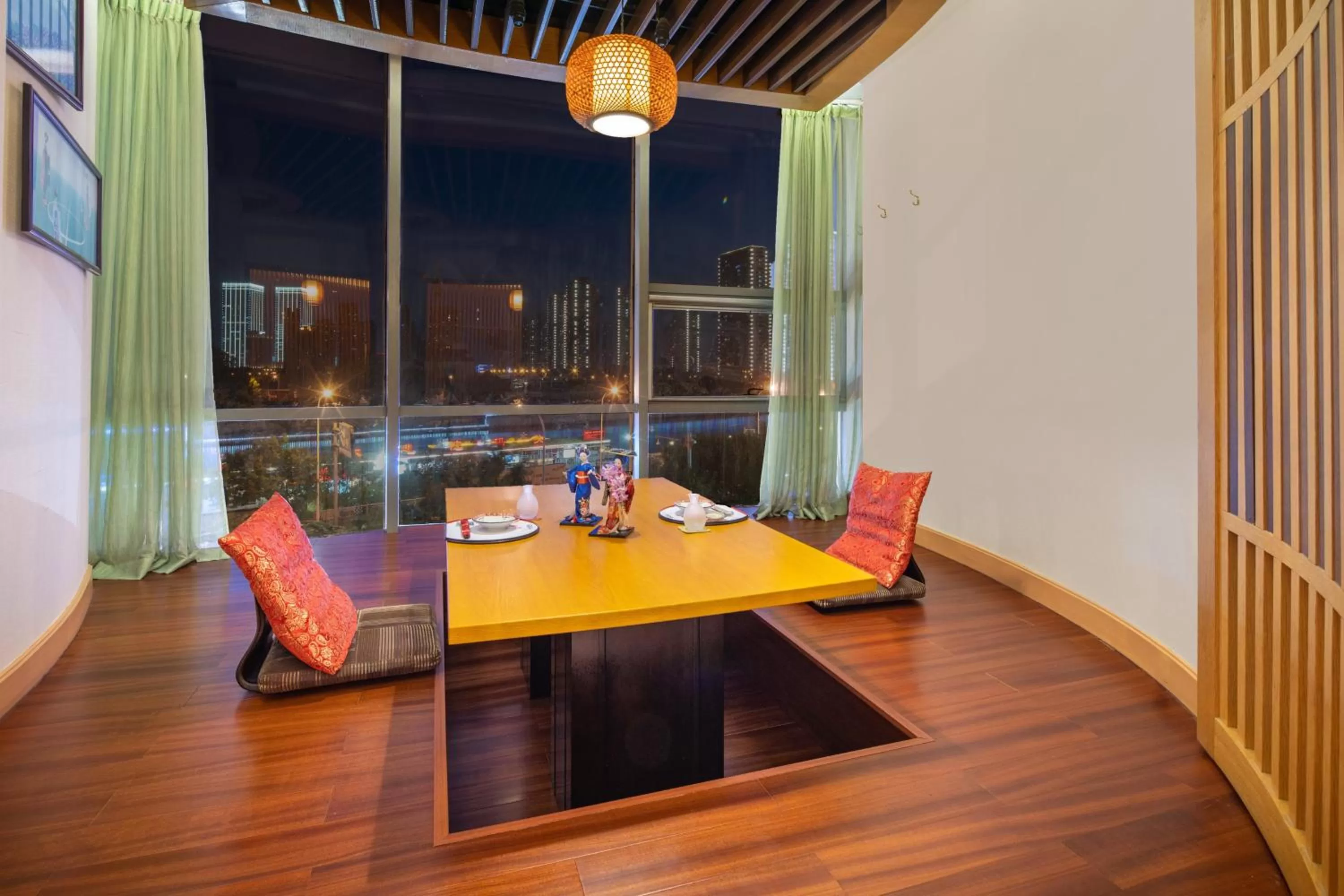 Restaurant/places to eat in Holiday Inn Tianjin Riverside by IHG