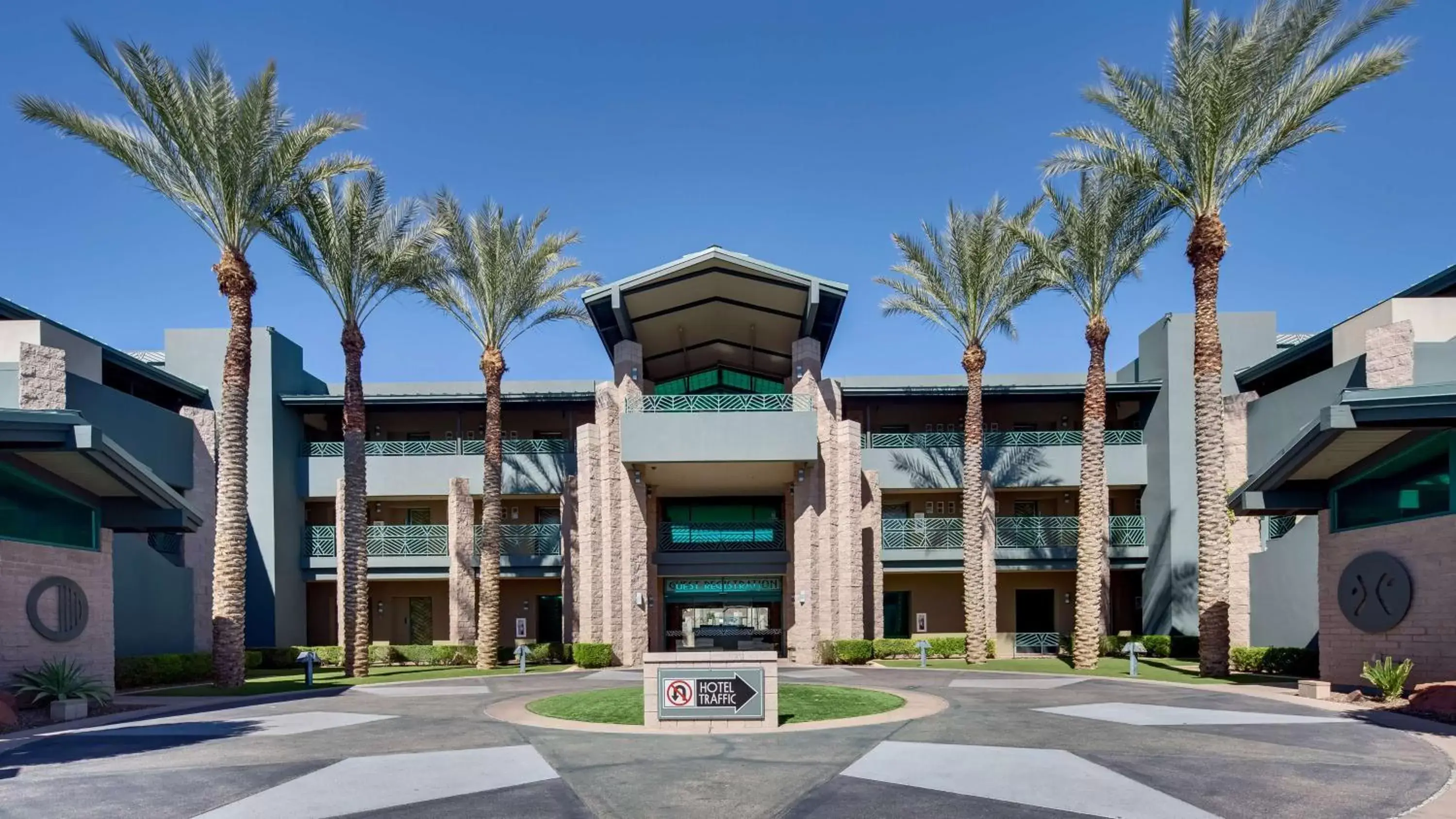 Property Building in Best Western Plus Sundial