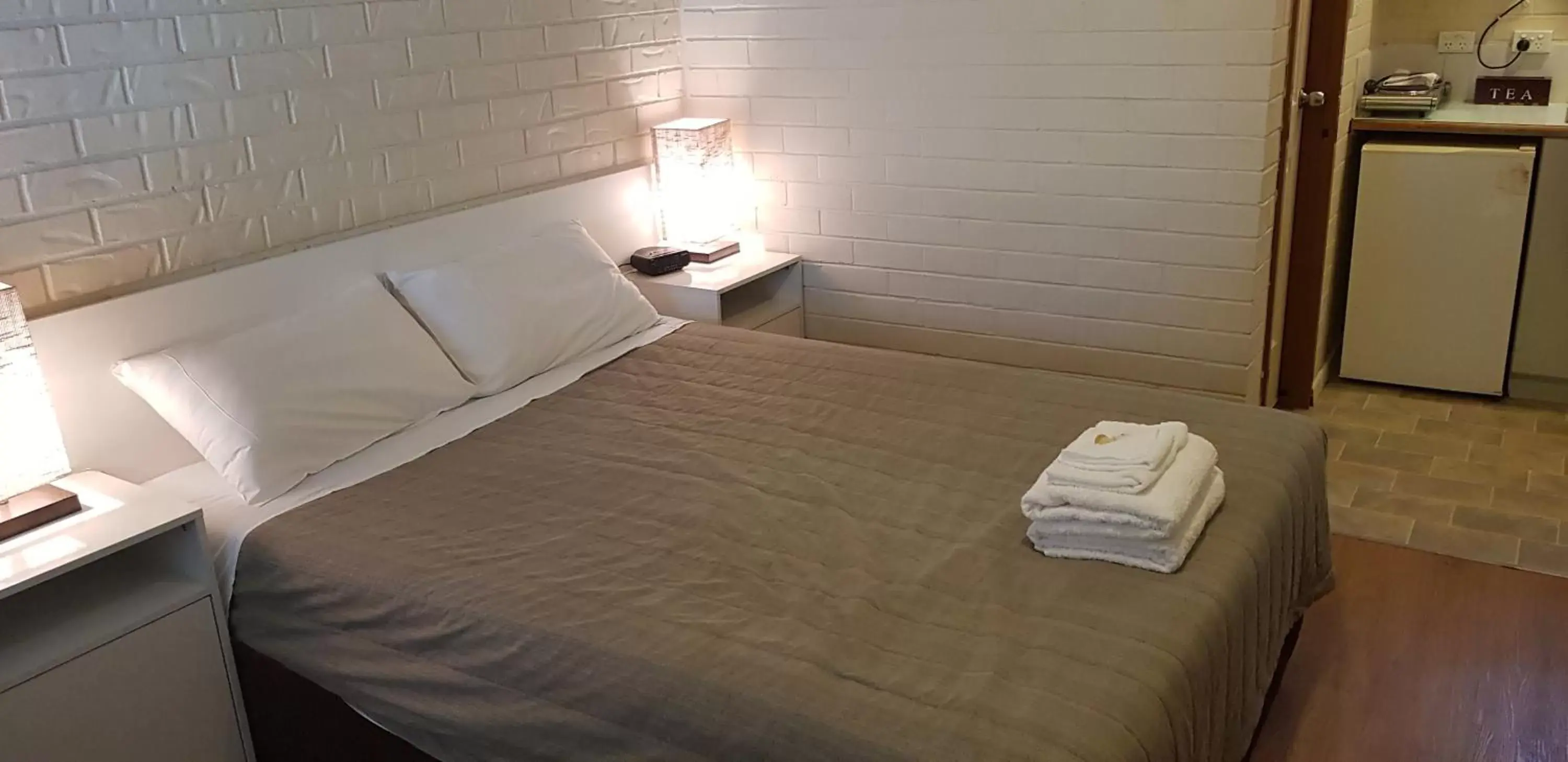 Bed in Bondi Motel
