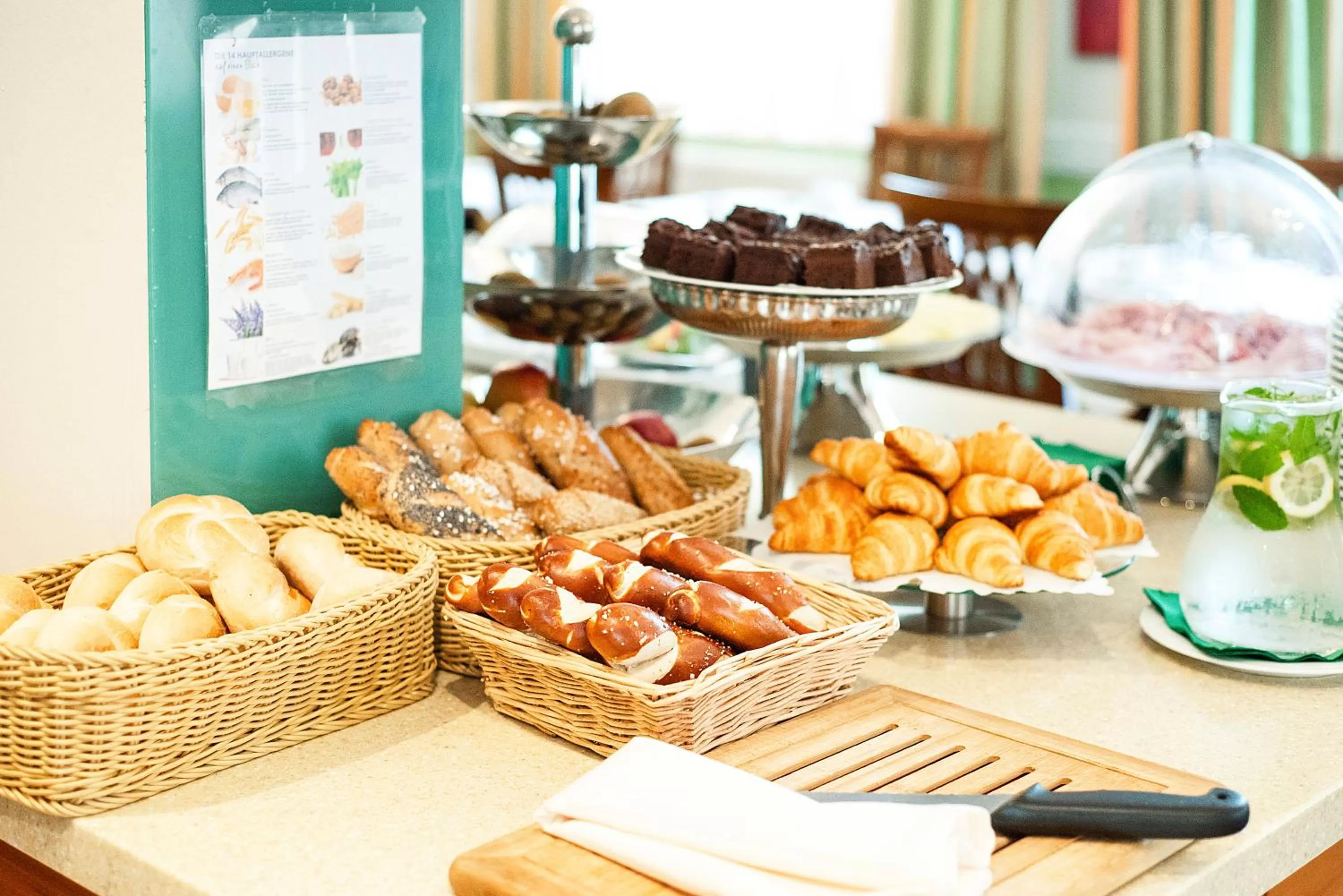 Buffet breakfast in Hotel Astoria