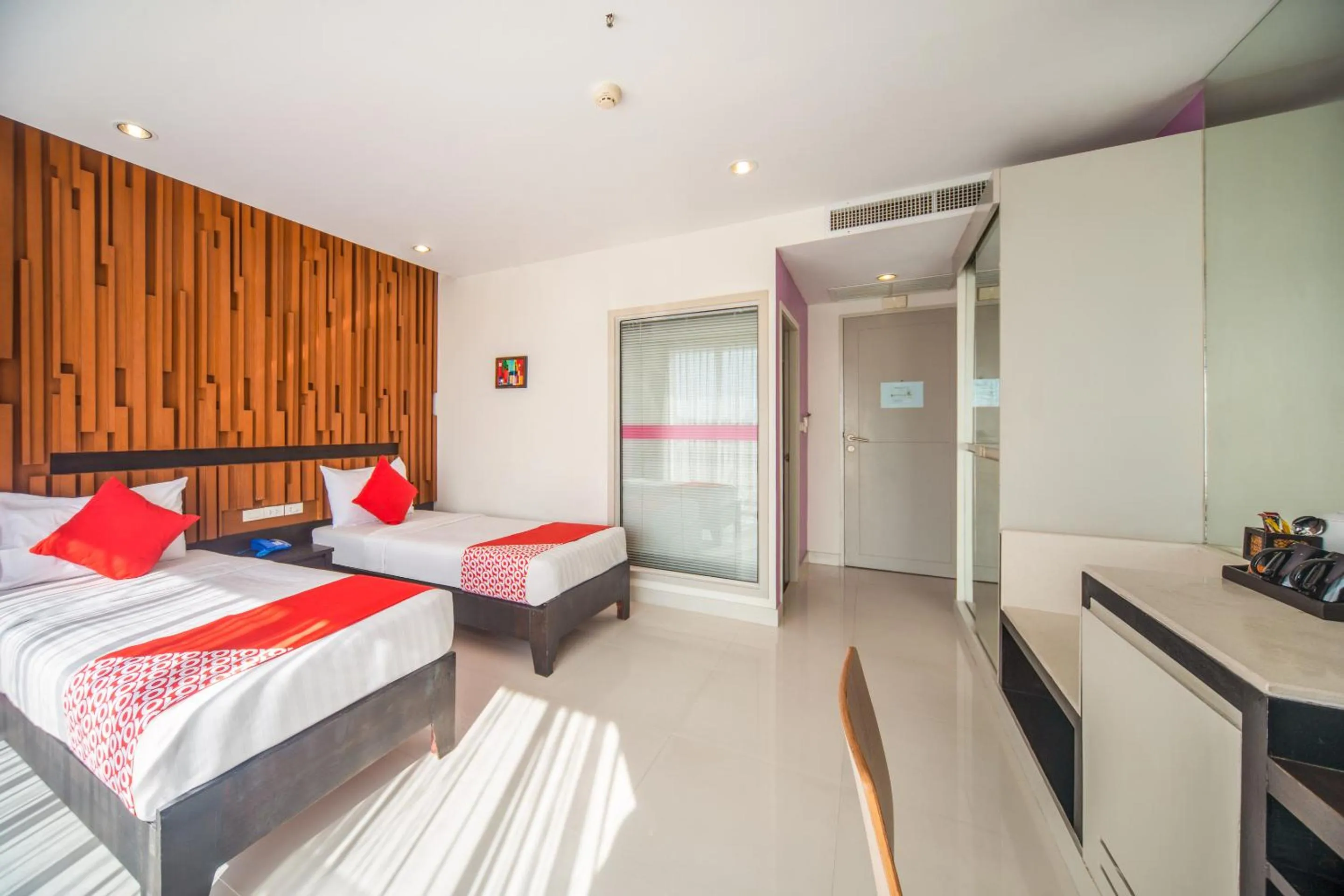 Photo of the whole room in I Dee Hotel Patong