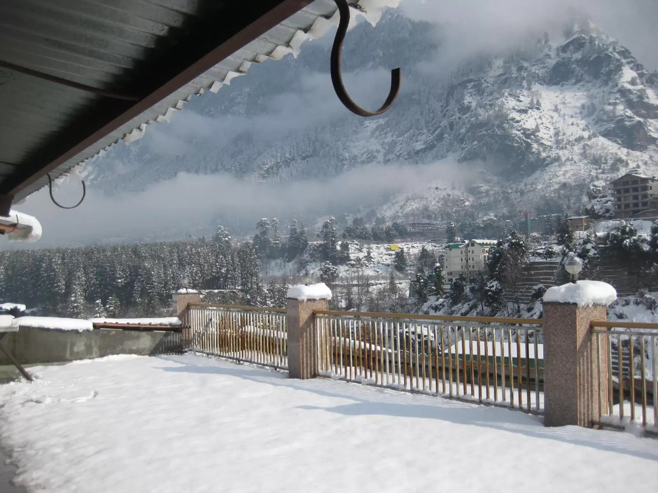 Winter in Sarthak Regency ,Rangri ,Manali