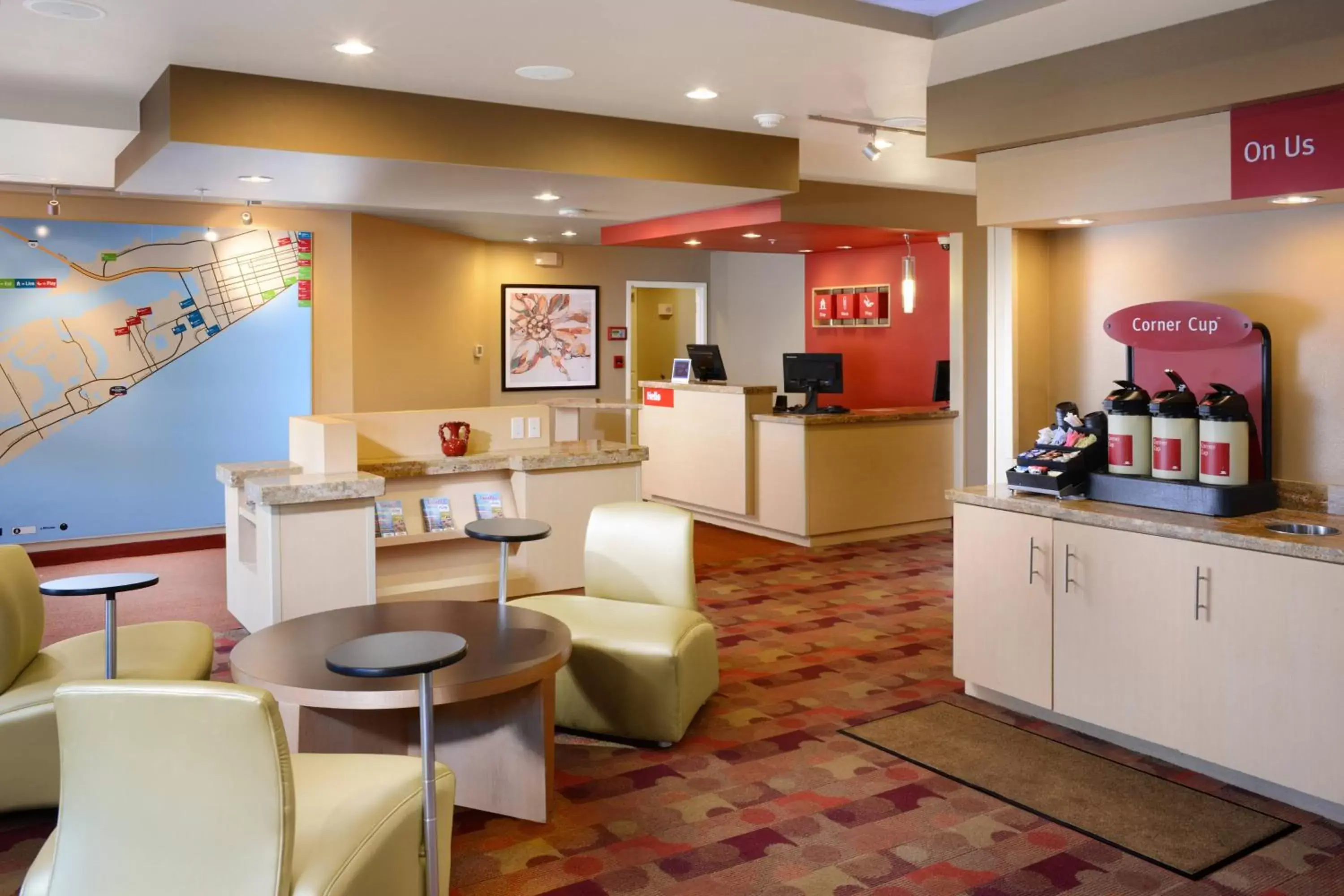 Lobby or reception, Kitchen/Kitchenette in TownePlace Suites by Marriott Galveston Island