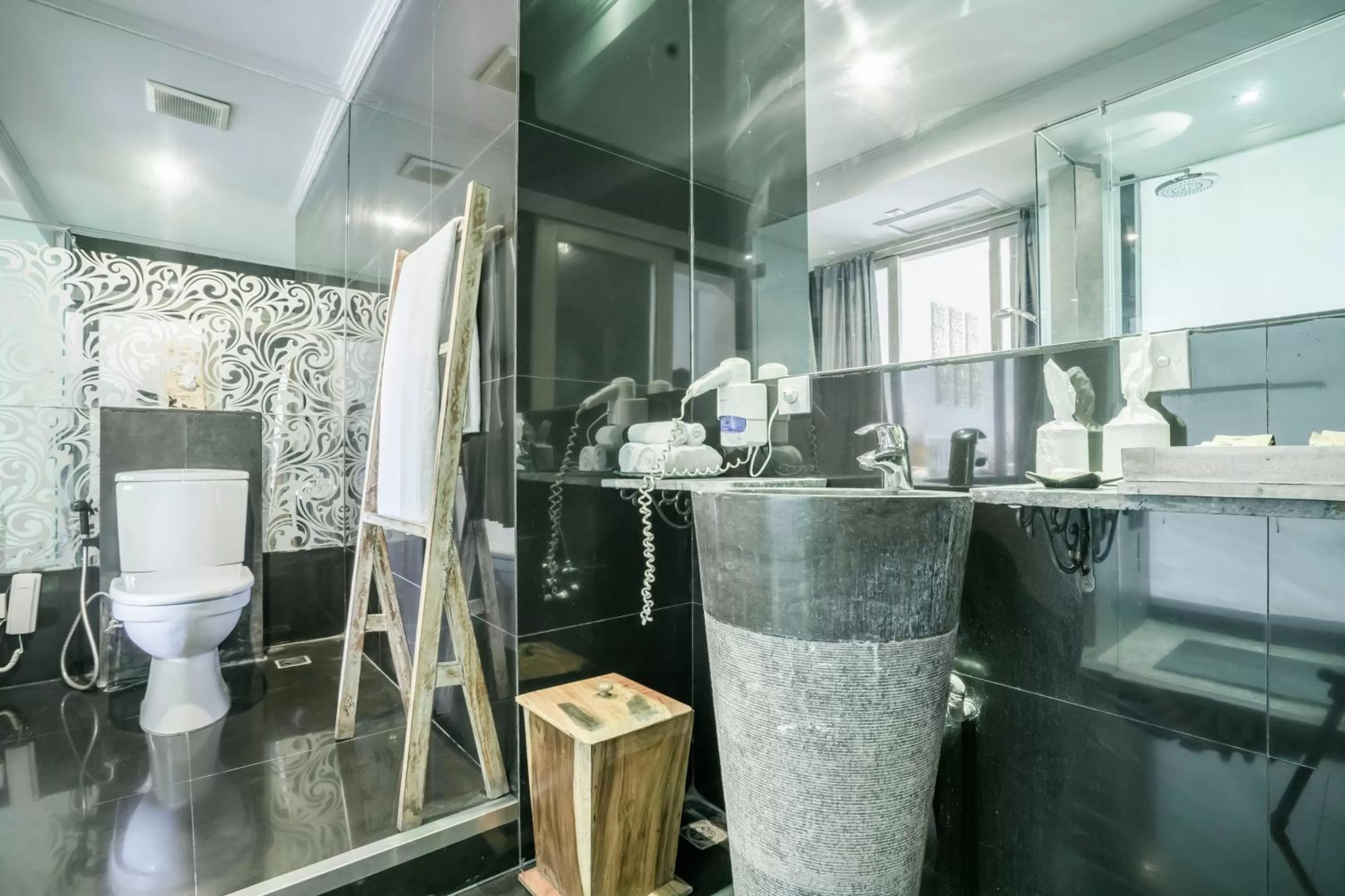 Toilet in KajaNe Mua at Ubud Bali