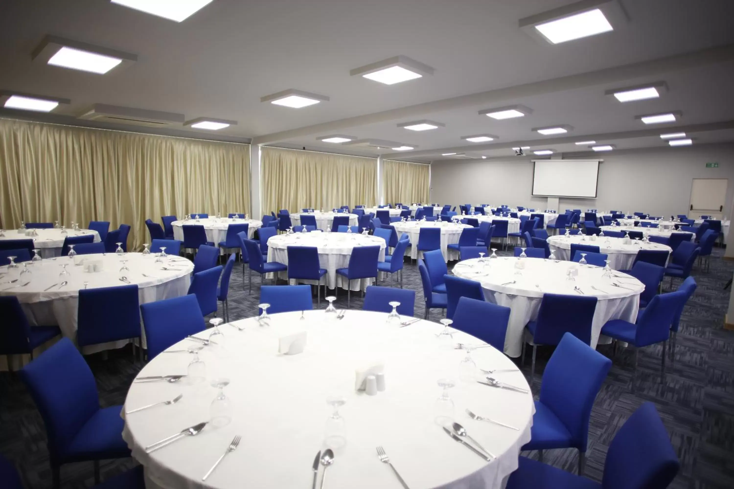 Meeting/conference room, Banquet Facilities in Holiday Inn Express Manisa-West, an IHG Hotel