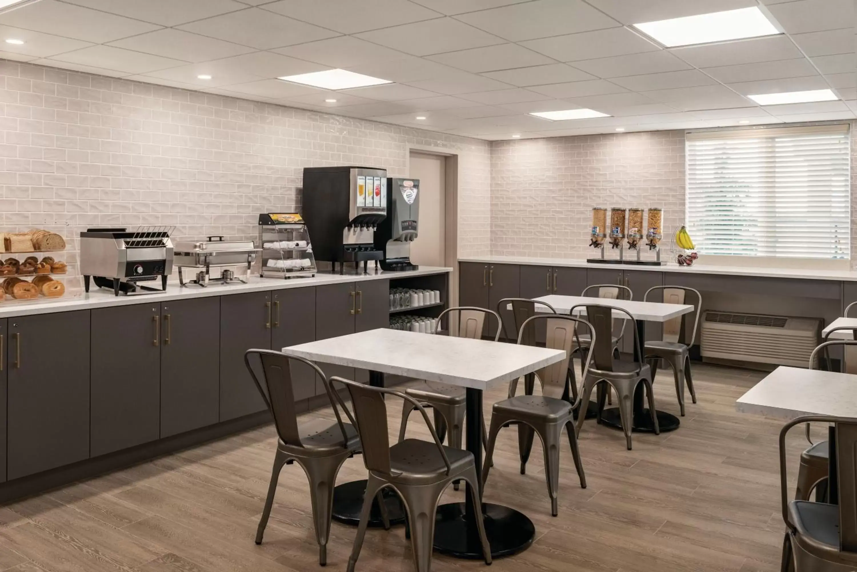 Breakfast in Park Inn by Radisson, Calgary Airport North, AB Breakfast in Park Inn by Radisson, Calgary Airport North, AB