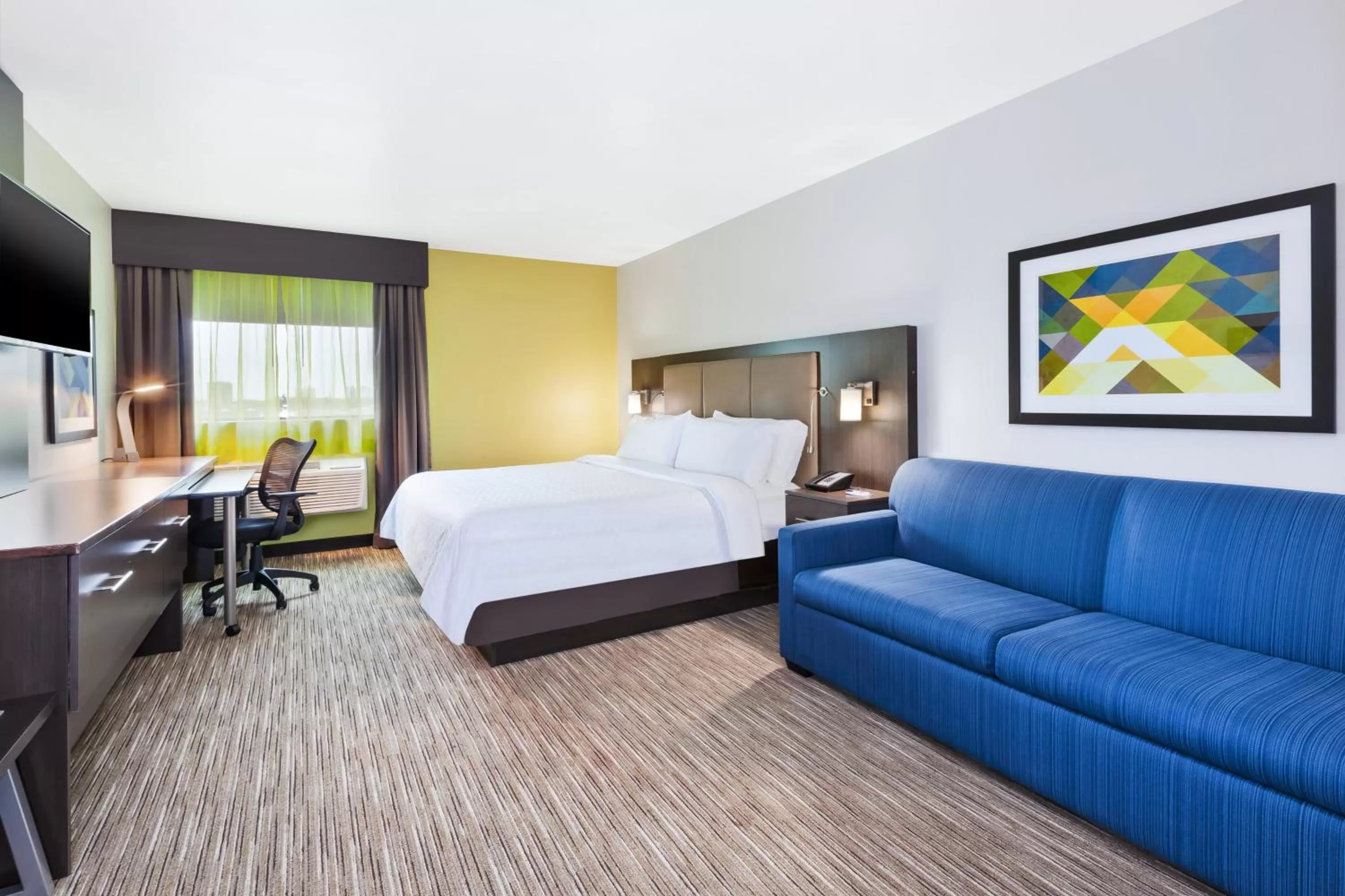Photo of the whole room, Bed in Holiday Inn Express Winnipeg Airport - Polo Park by IHG