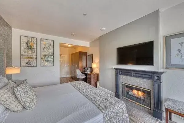 Bed in Geyserville Inn Bed in Geyserville Inn