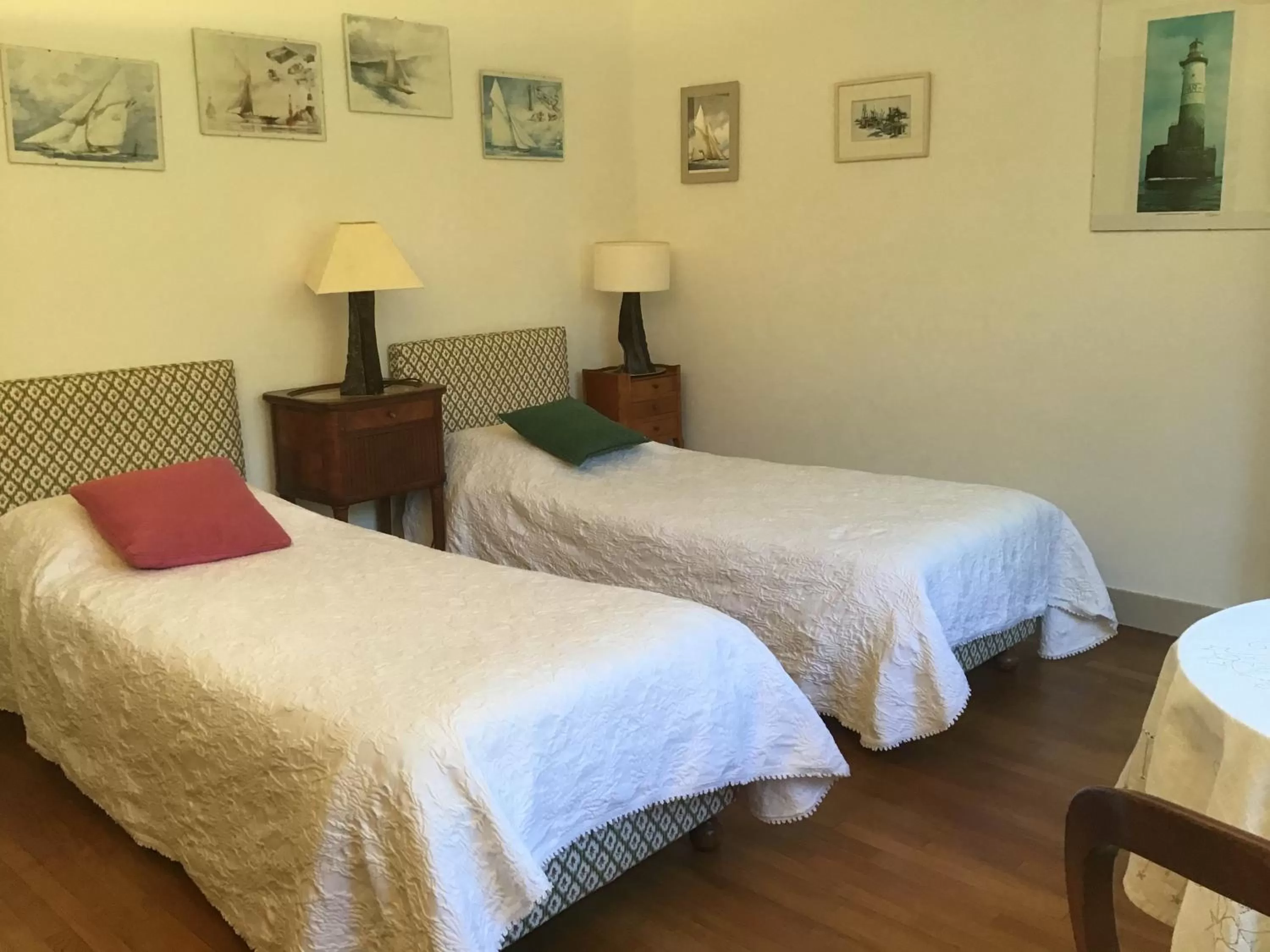 Bedroom in Cour Tholmer