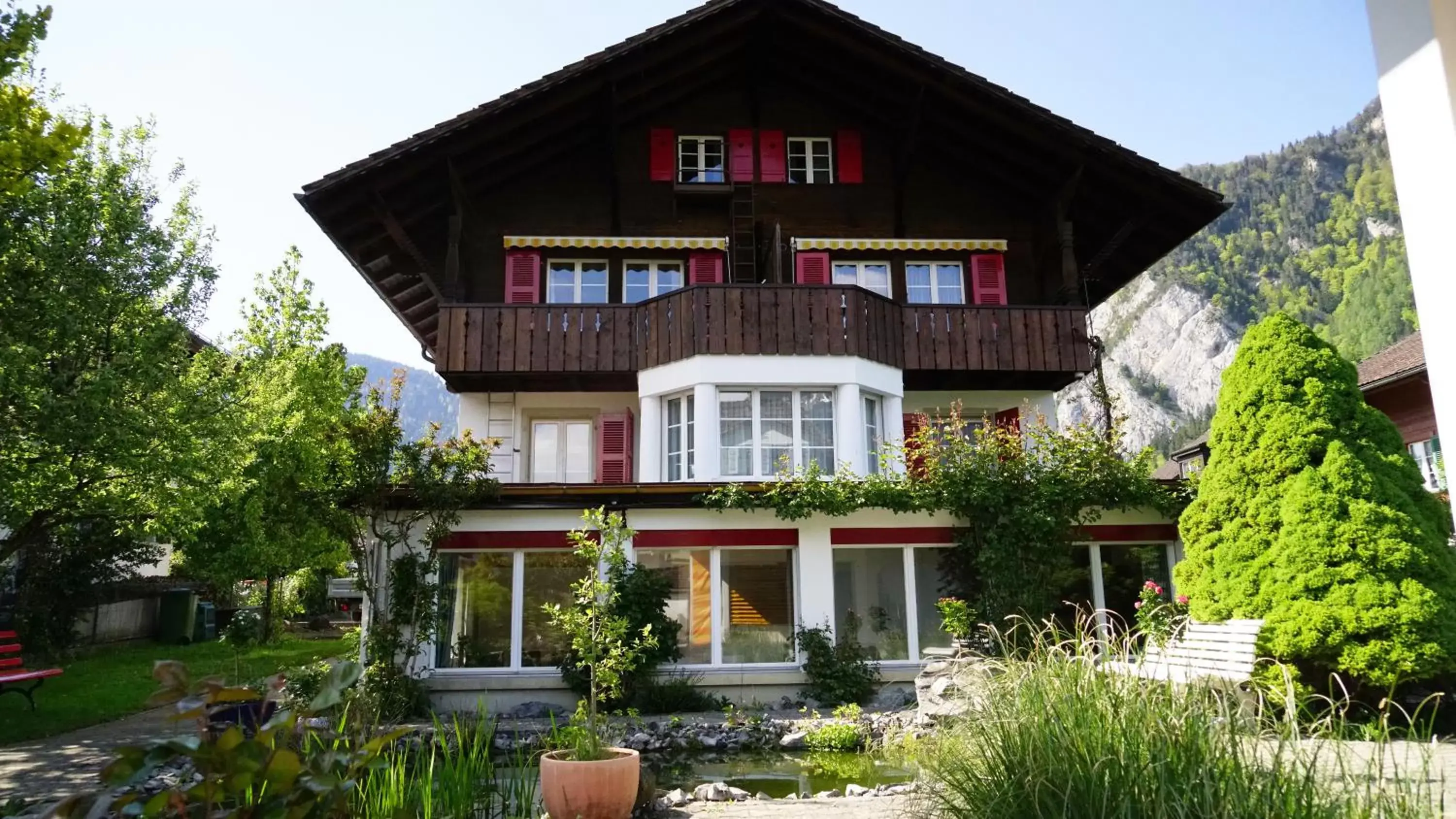 Property Building in Adventure Guesthouse Interlaken