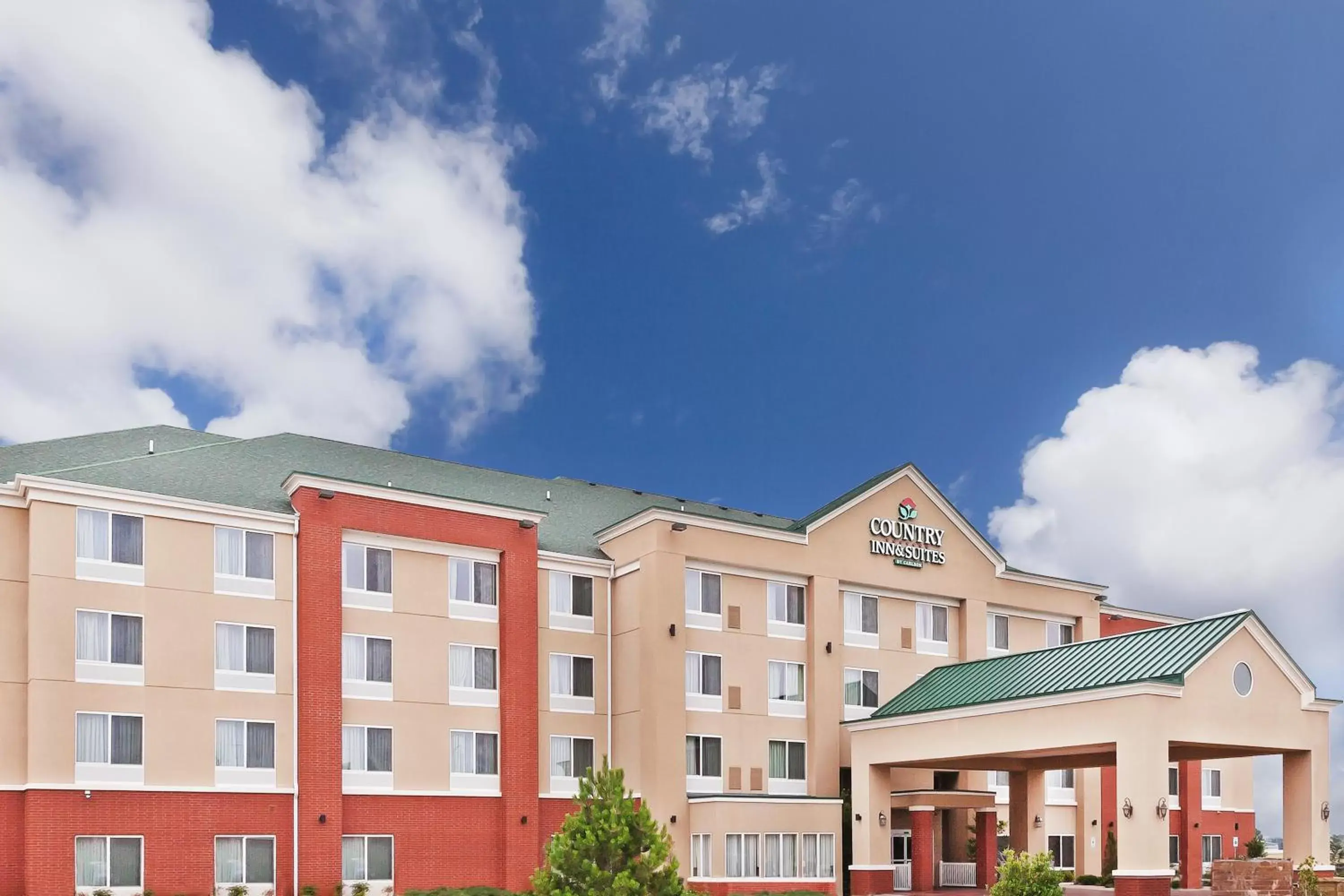 Property Building in Country Inn & Suites by Radisson, Oklahoma City Airport, OK