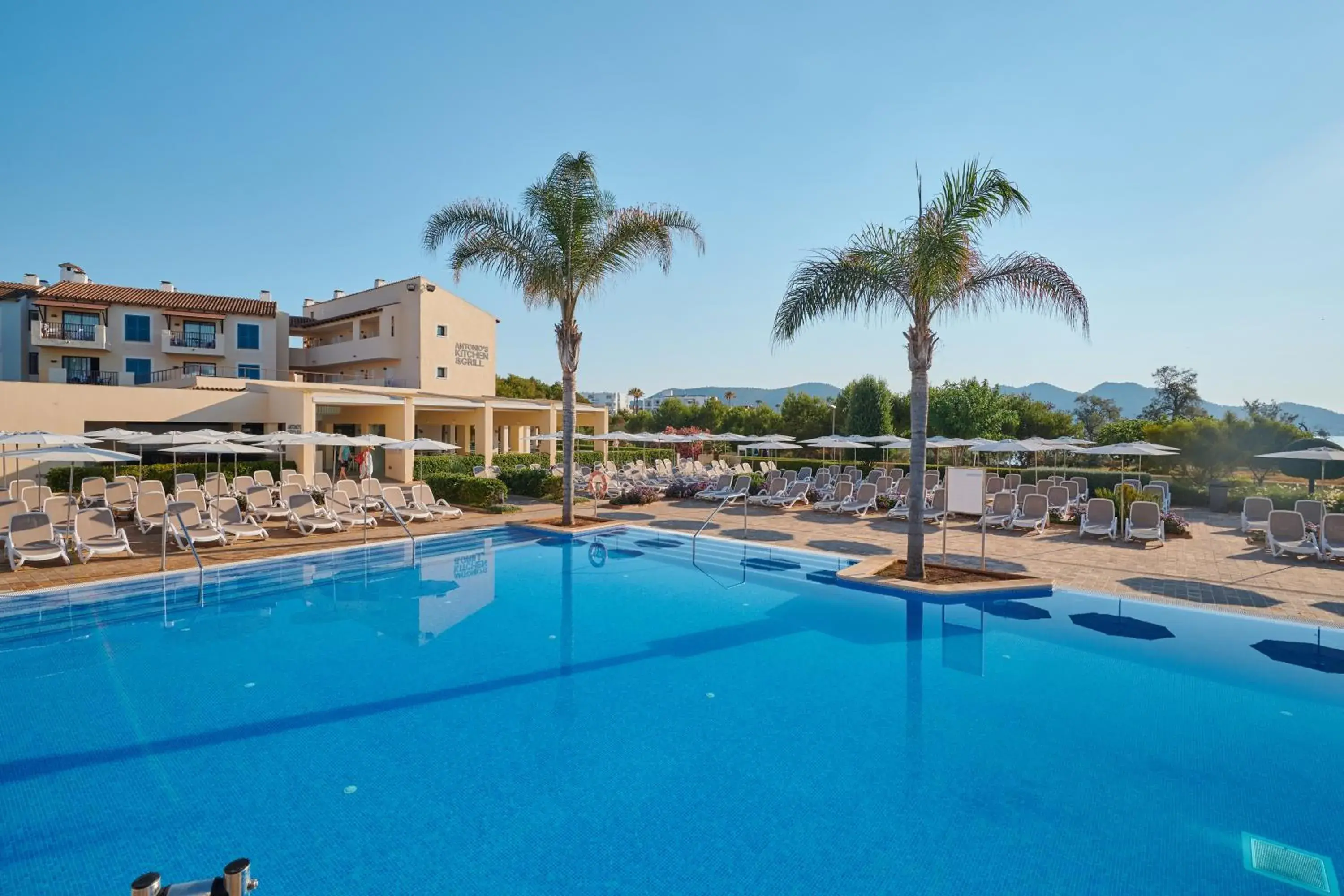 Swimming Pool in Hipotels Cala Bona Club