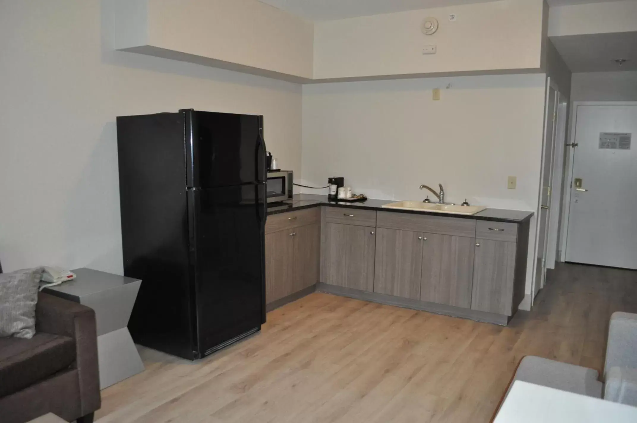 Kitchen/Kitchenette in Best Western Heritage Inn and Suites