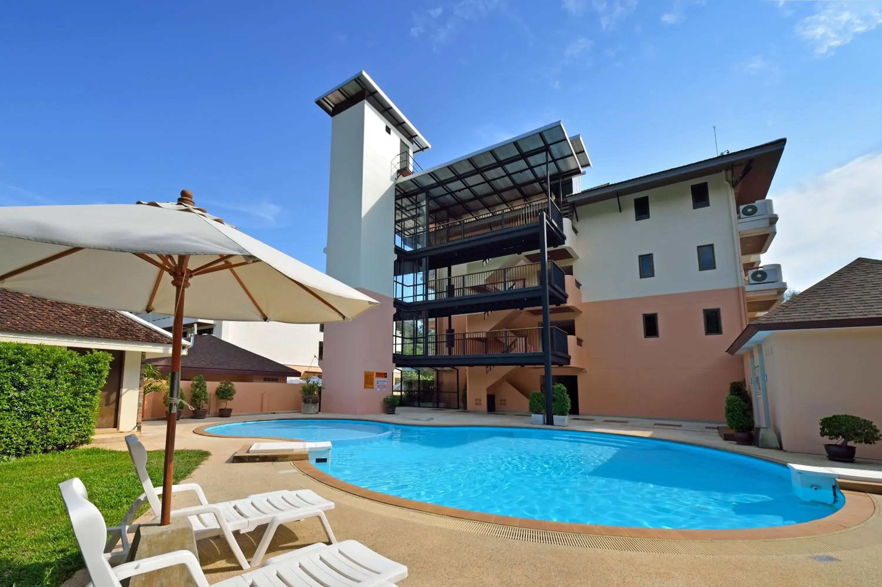 Swimming pool, Property Building in Srisuksant Resort