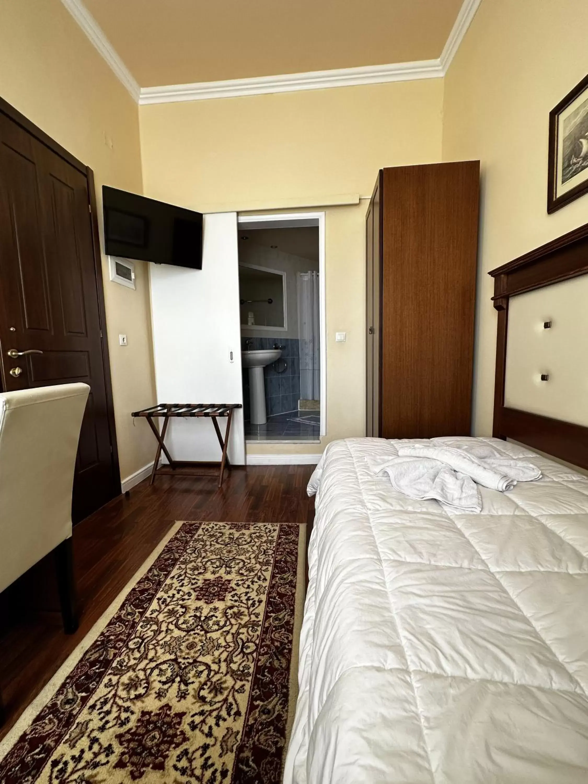 Bed in Hotel Aktaion Syros