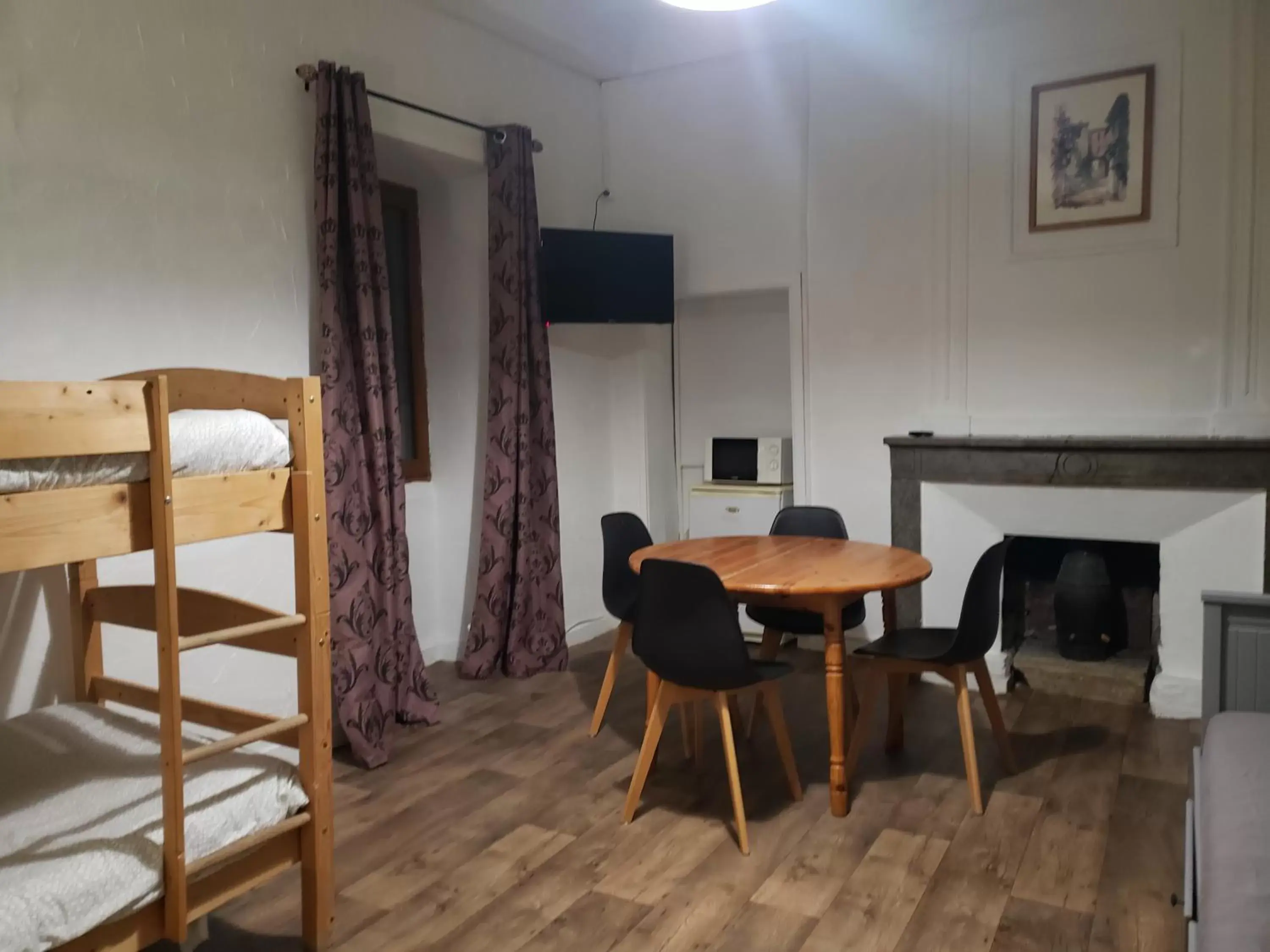 Living room, Dining Area in Le Moulin D'onclaire Camping et chambres d'hôtes