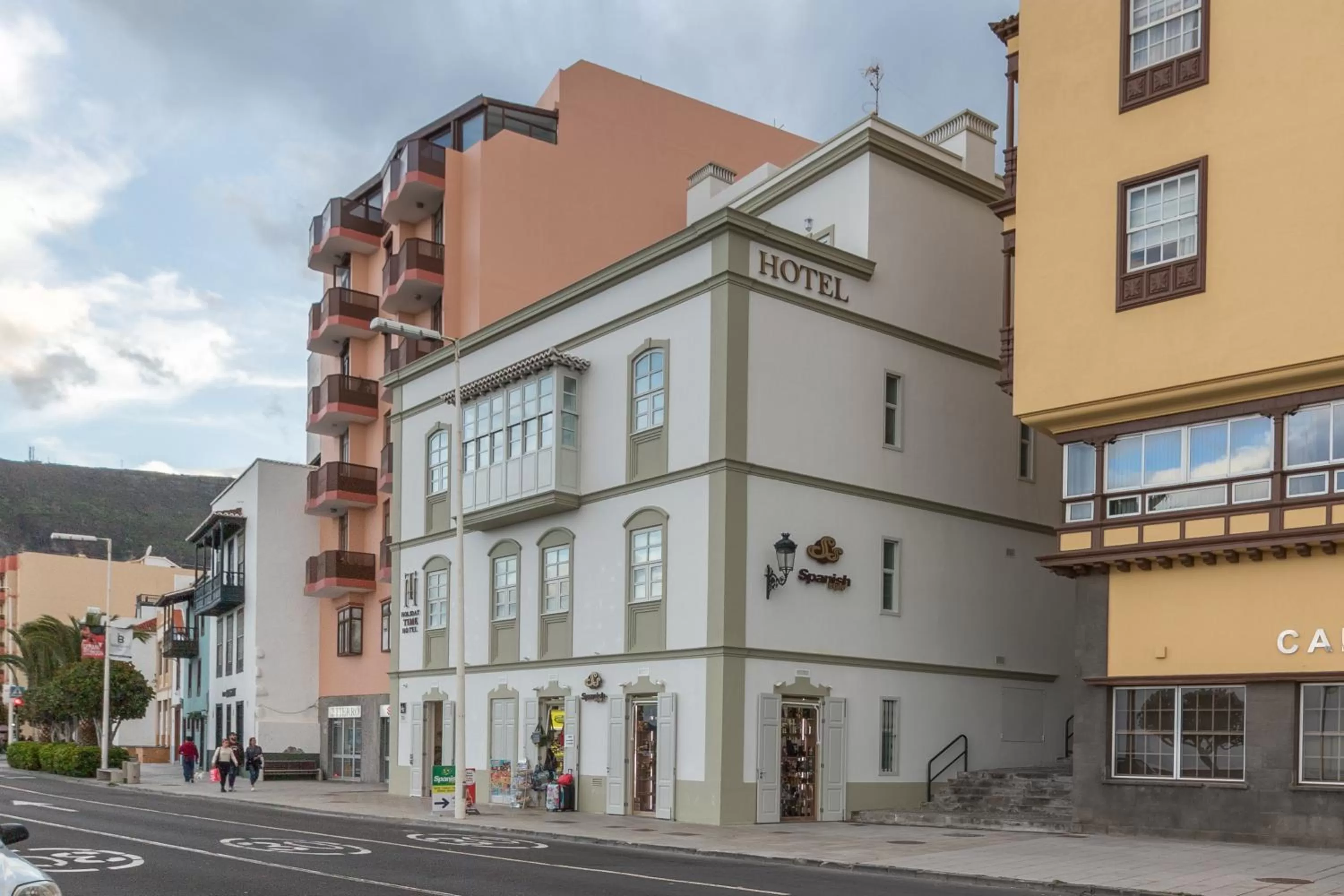 Property building in Hotel Emblemático Holiday Time