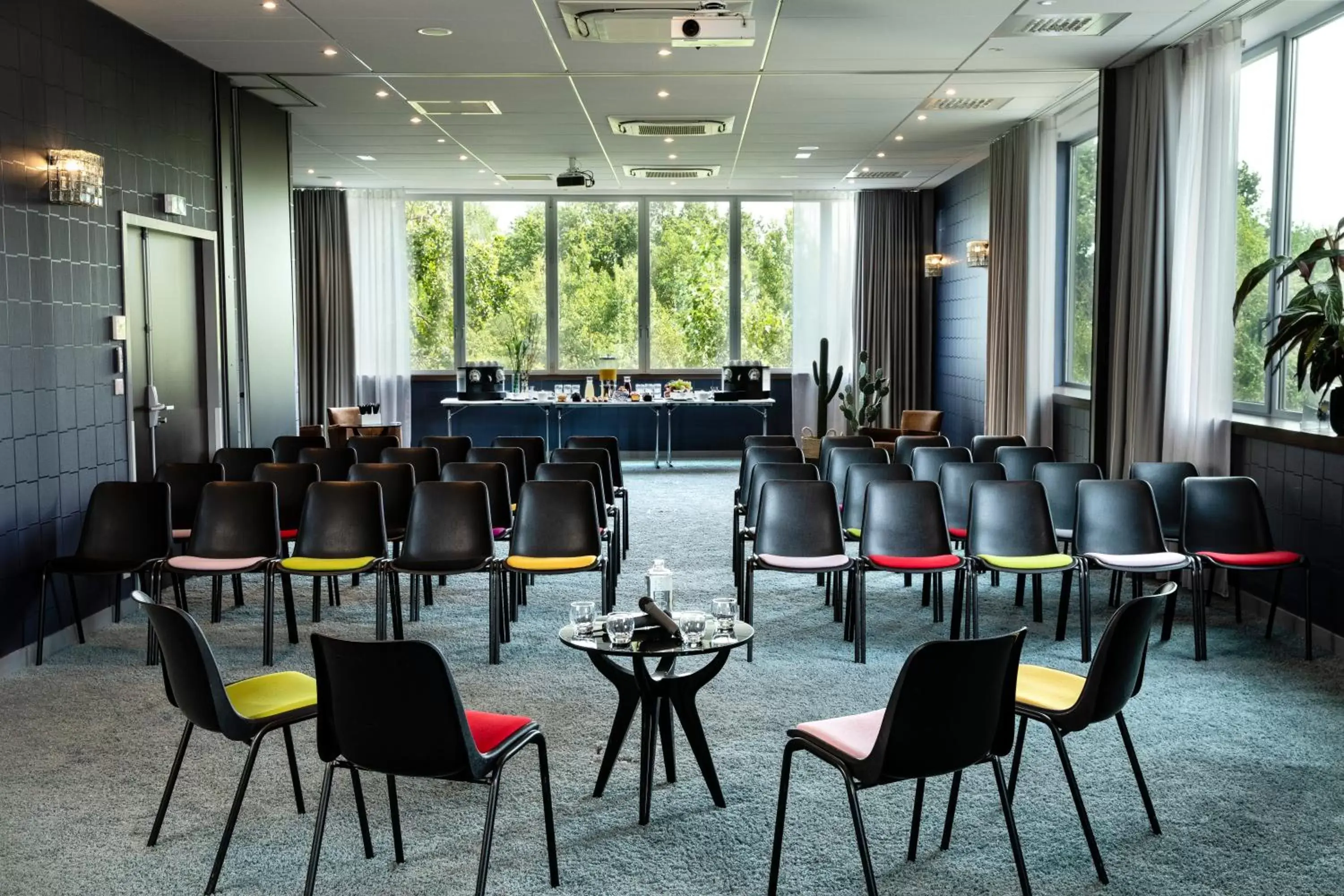 Meeting/conference room in Best Western Plus Hôtel Isidore