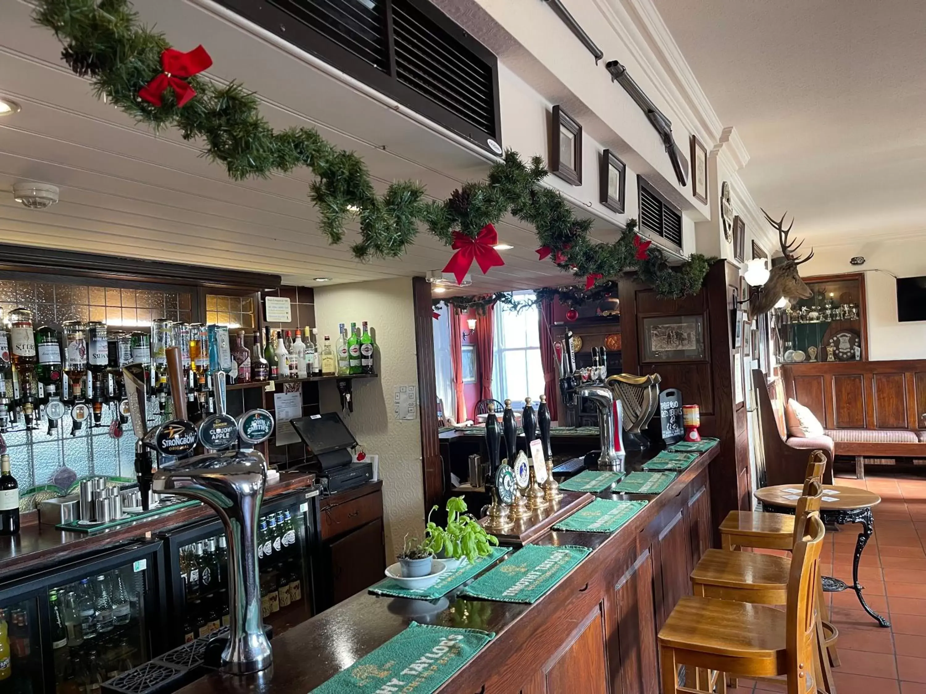 Lounge or bar in Wellington Inn