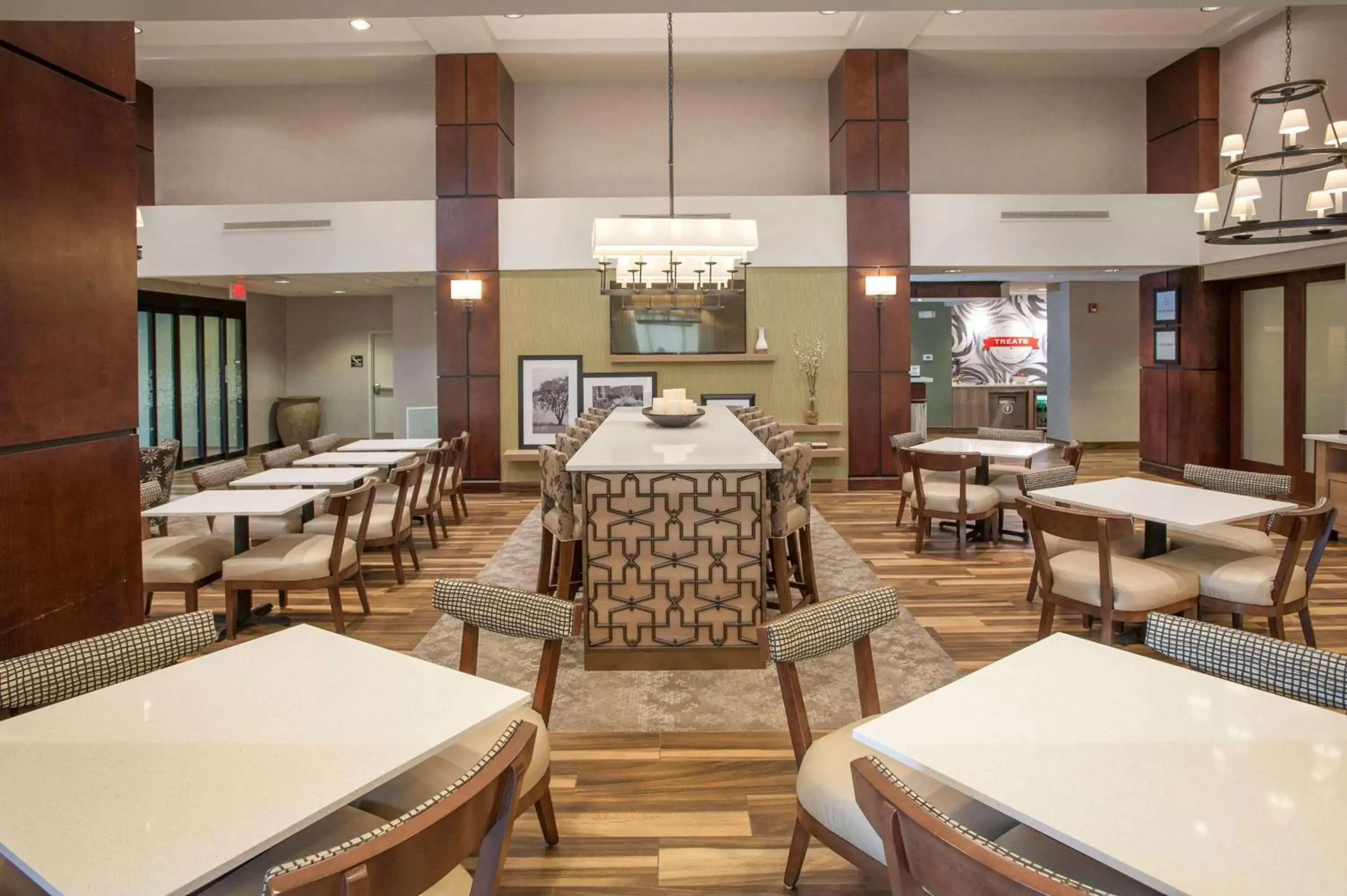 Lobby or reception, Restaurant/Places to Eat in Hampton Inn & Suites Mobile Providence Park/Airport