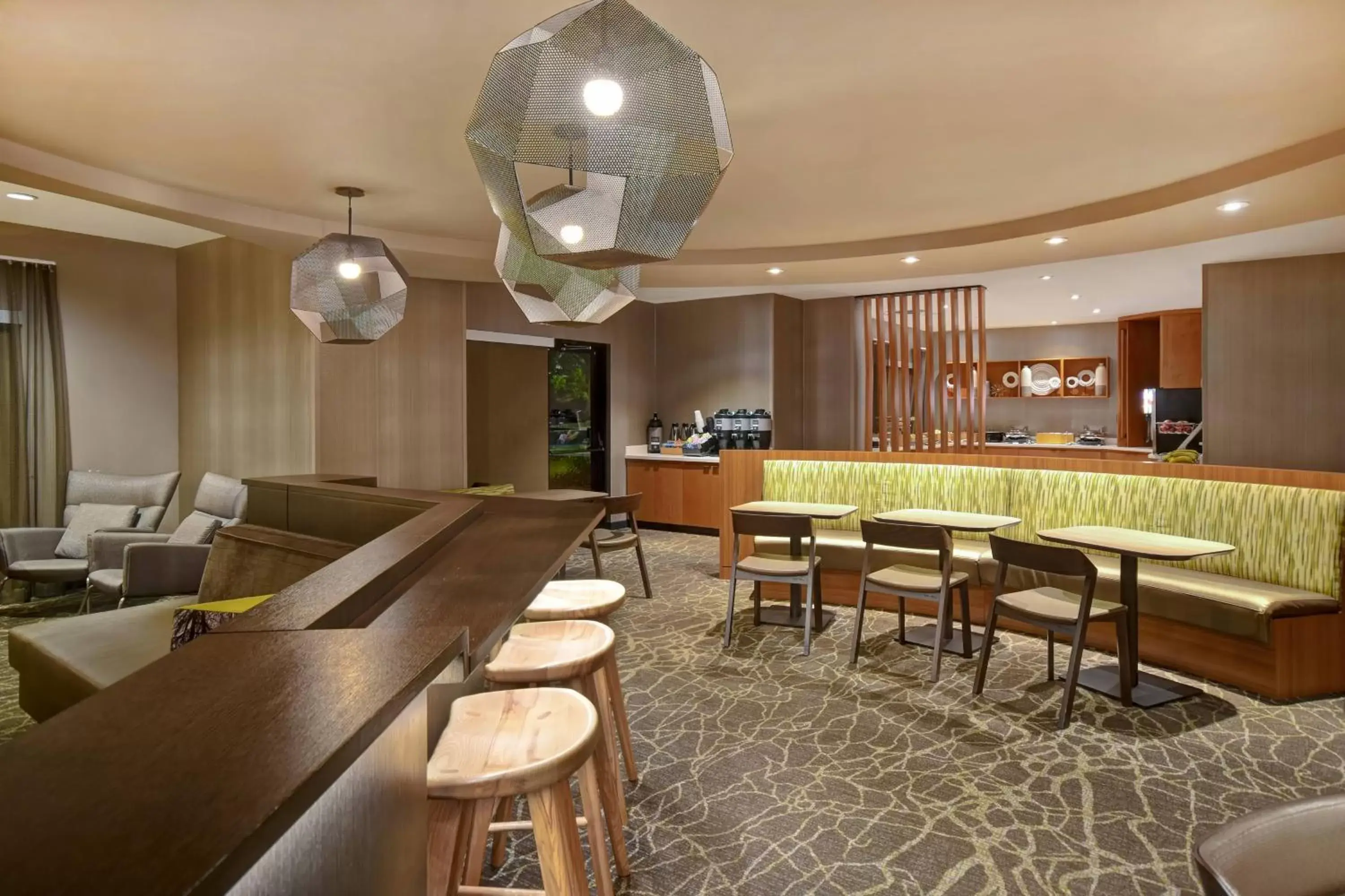 Lobby or reception, Lounge/Bar in SpringHill Suites by Marriott Atlanta Kennesaw