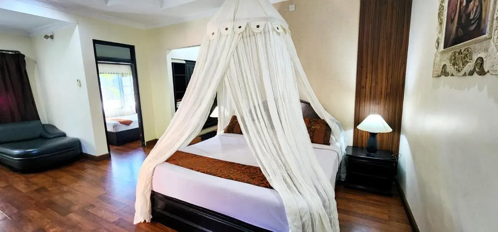Bed in Puri Gopa Hotel