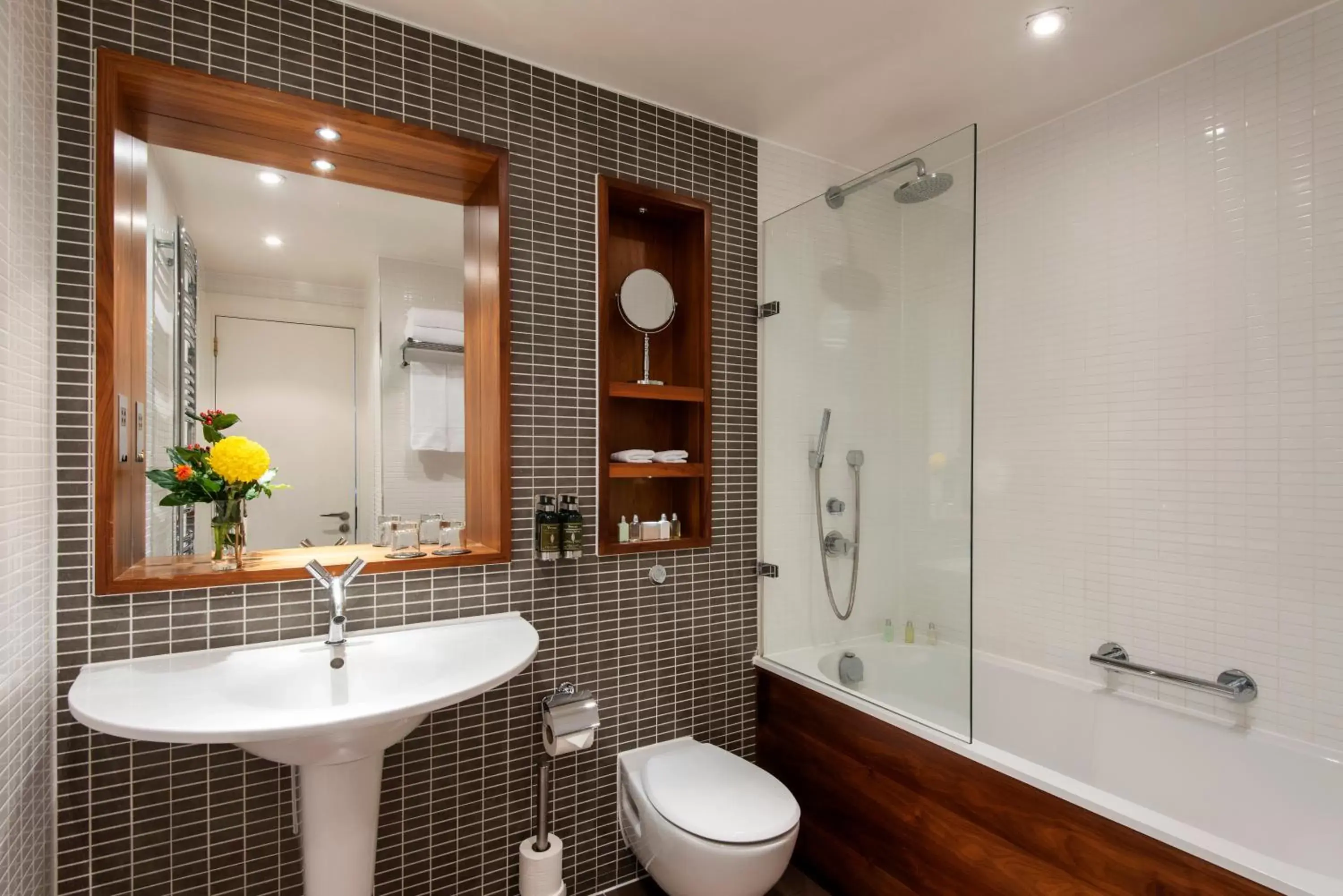 Shower, Bathroom in Fraser Suites Edinburgh