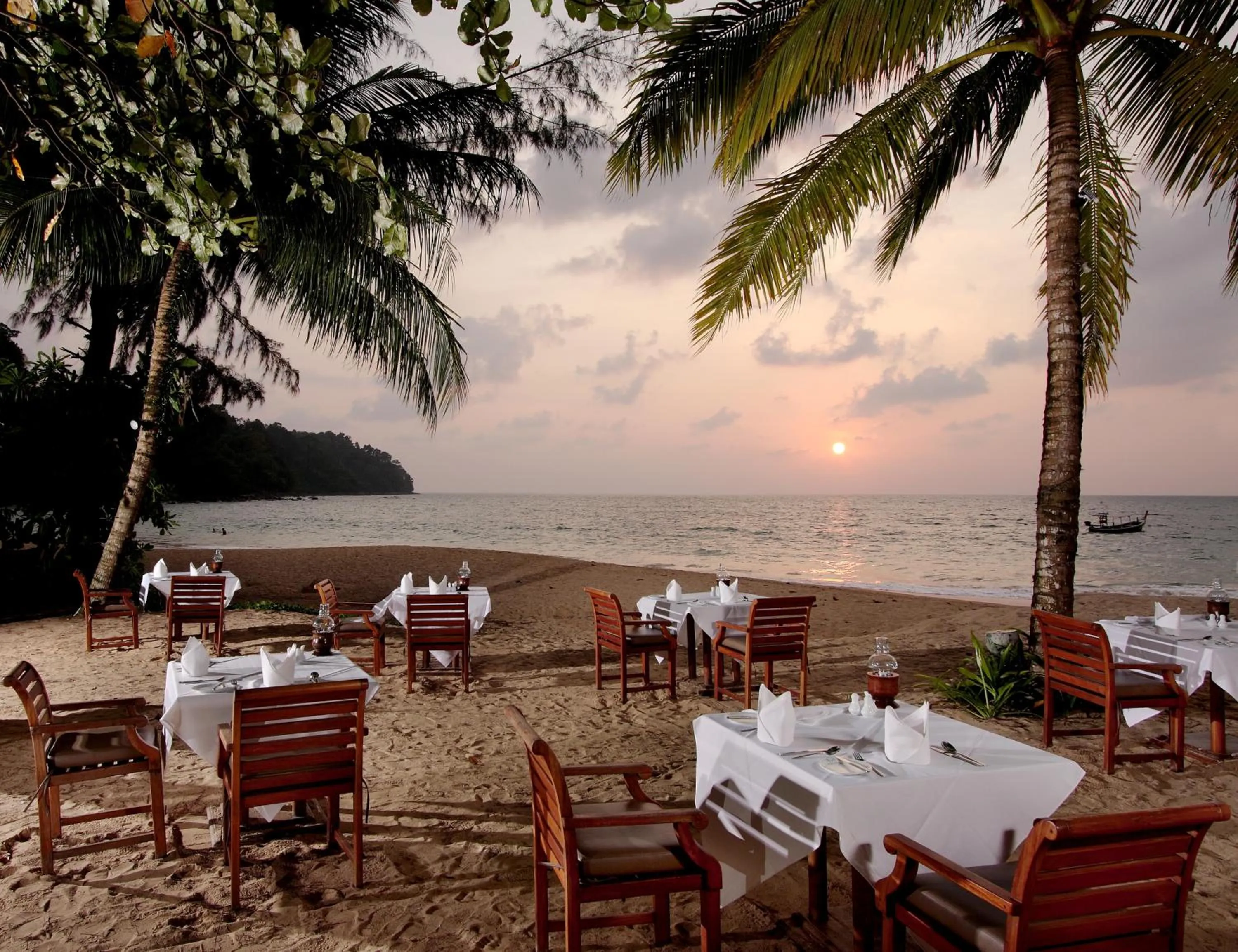 Restaurant/places to eat in Khaolak Paradise Resort