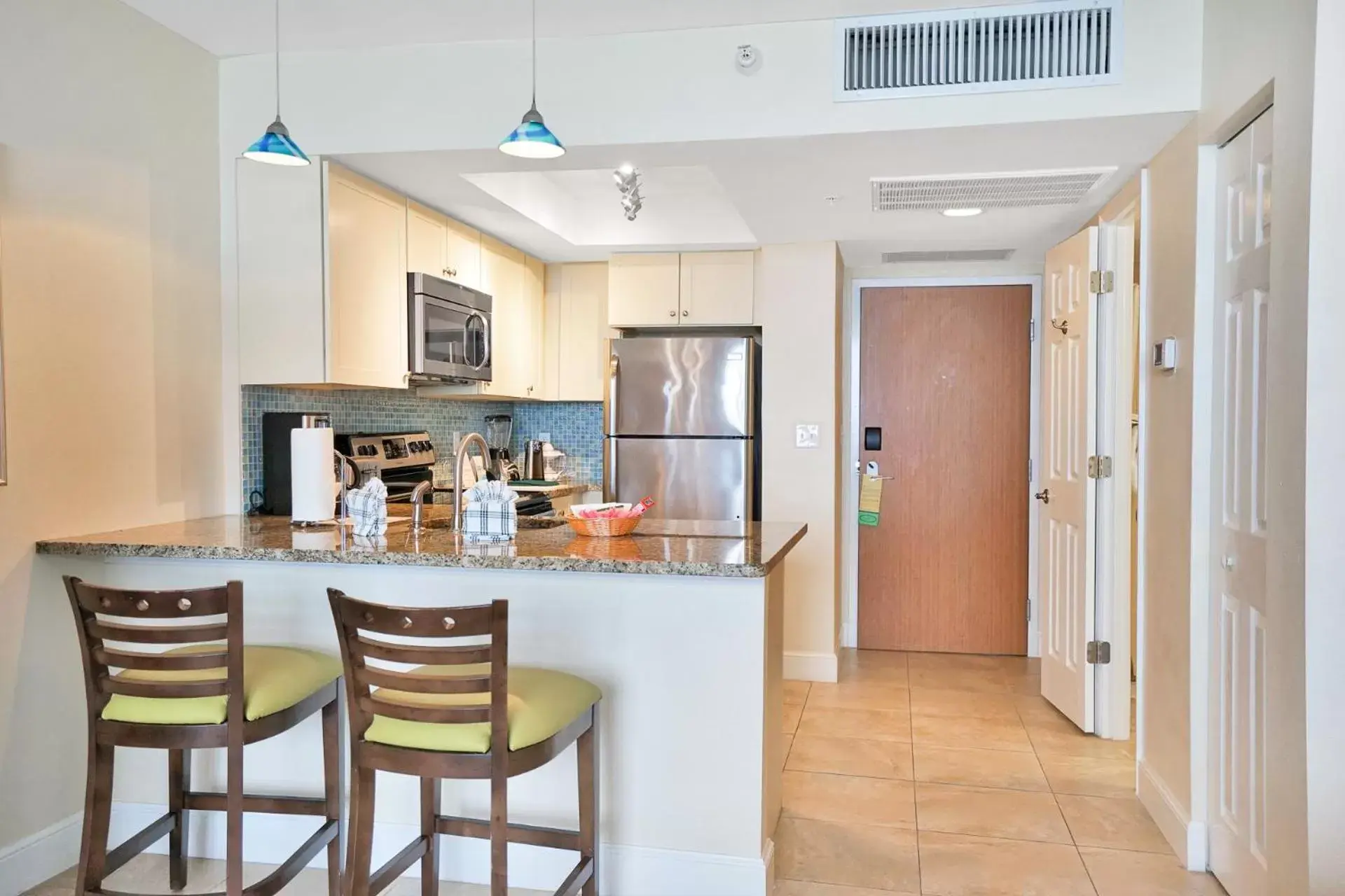 Kitchen or kitchenette, Kitchen/Kitchenette in Hollywood Beach Tower by Capital Vacations