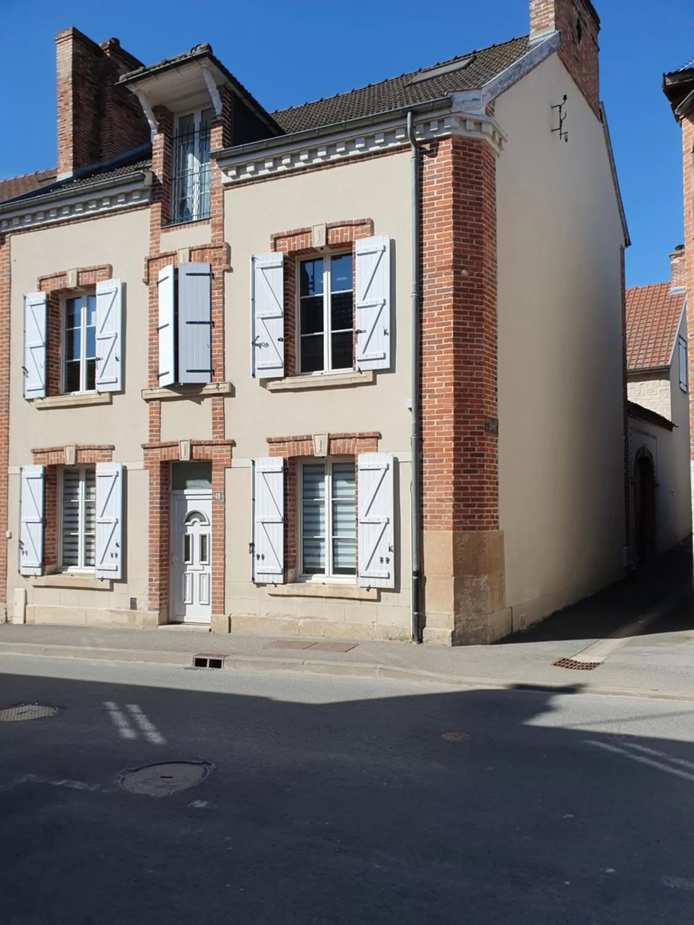 Property Building in La Cour des Marotiers