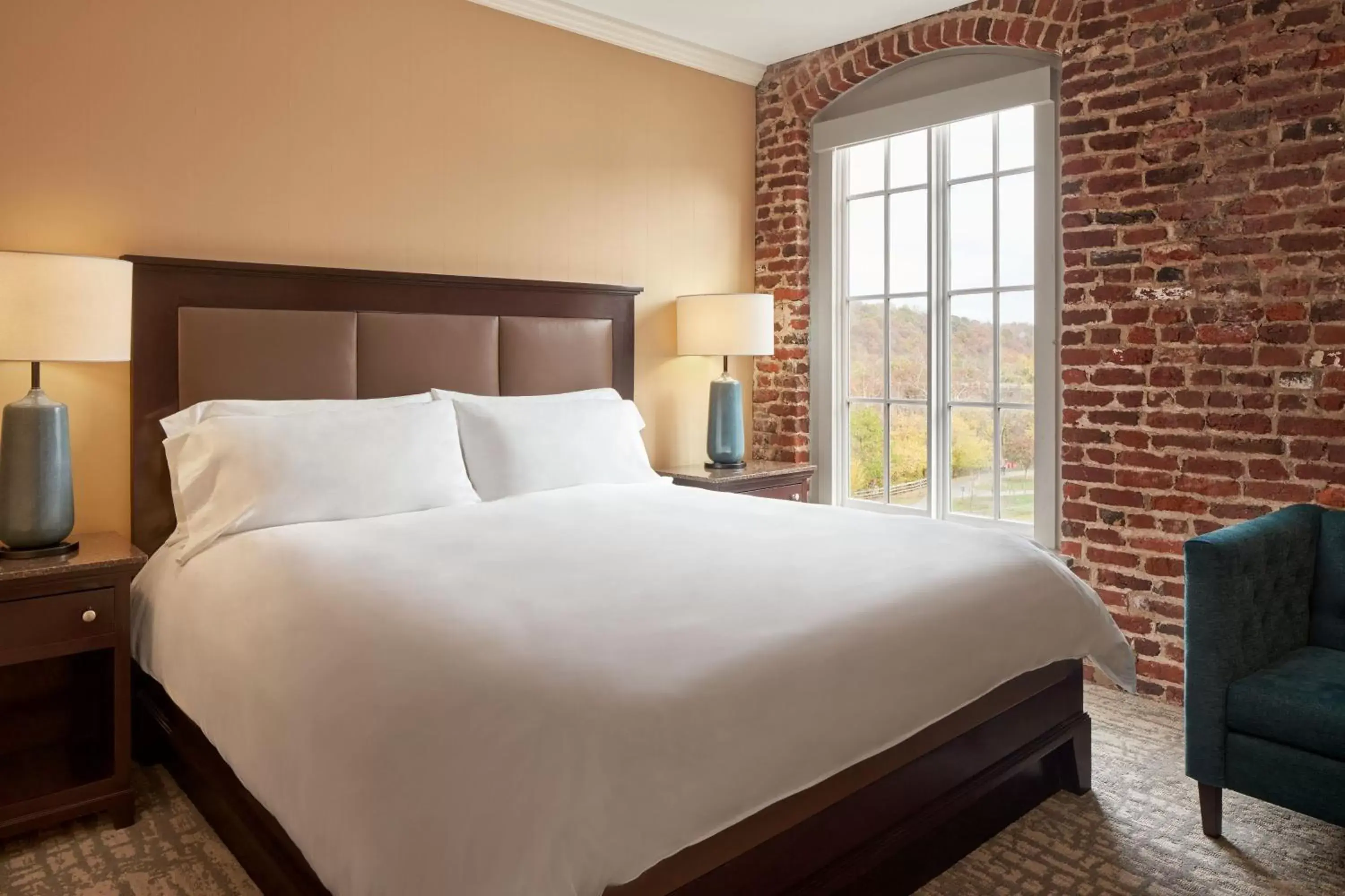 Bedroom, Bed in Craddock Terry Hotel, Lynchburg, a Tribute Portfolio Hotel