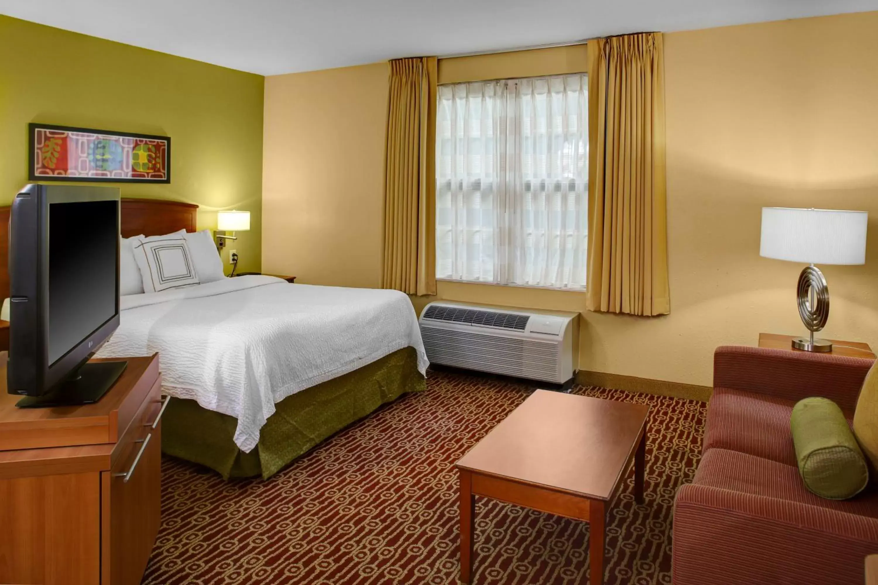 Bedroom in Hawthorn Suites by Wyndham Cincinnati Northeast/Mason