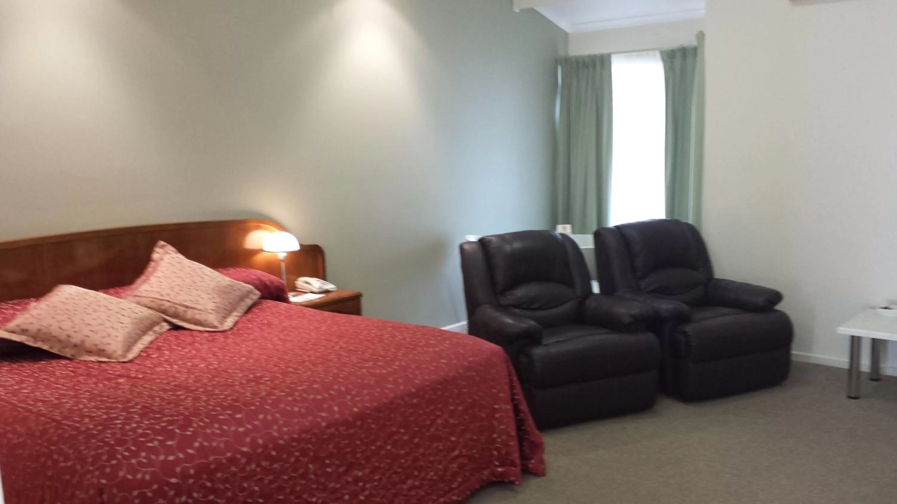 Decorative detail, Bed in McLaren Vale Motel & Apartments