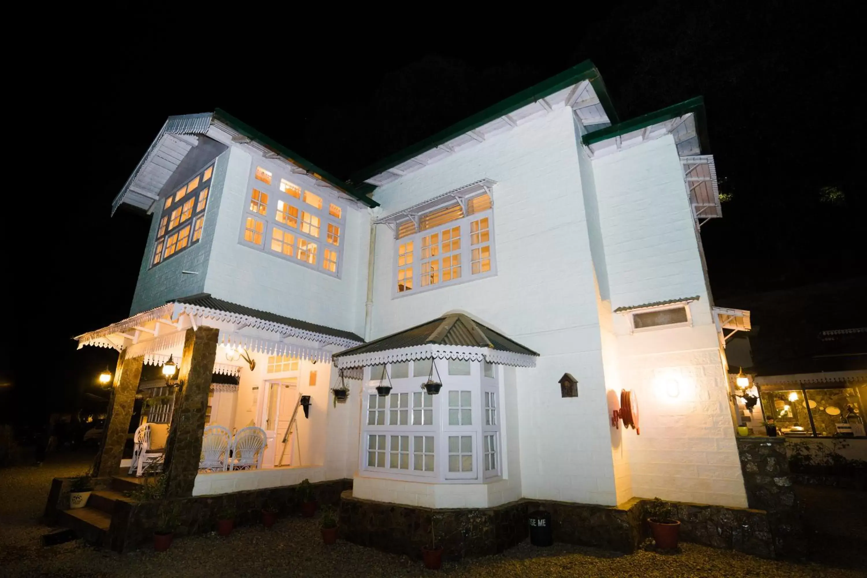 Property building in Bhikampur Lodge By Howard Property building in Bhikampur Lodge By Howard