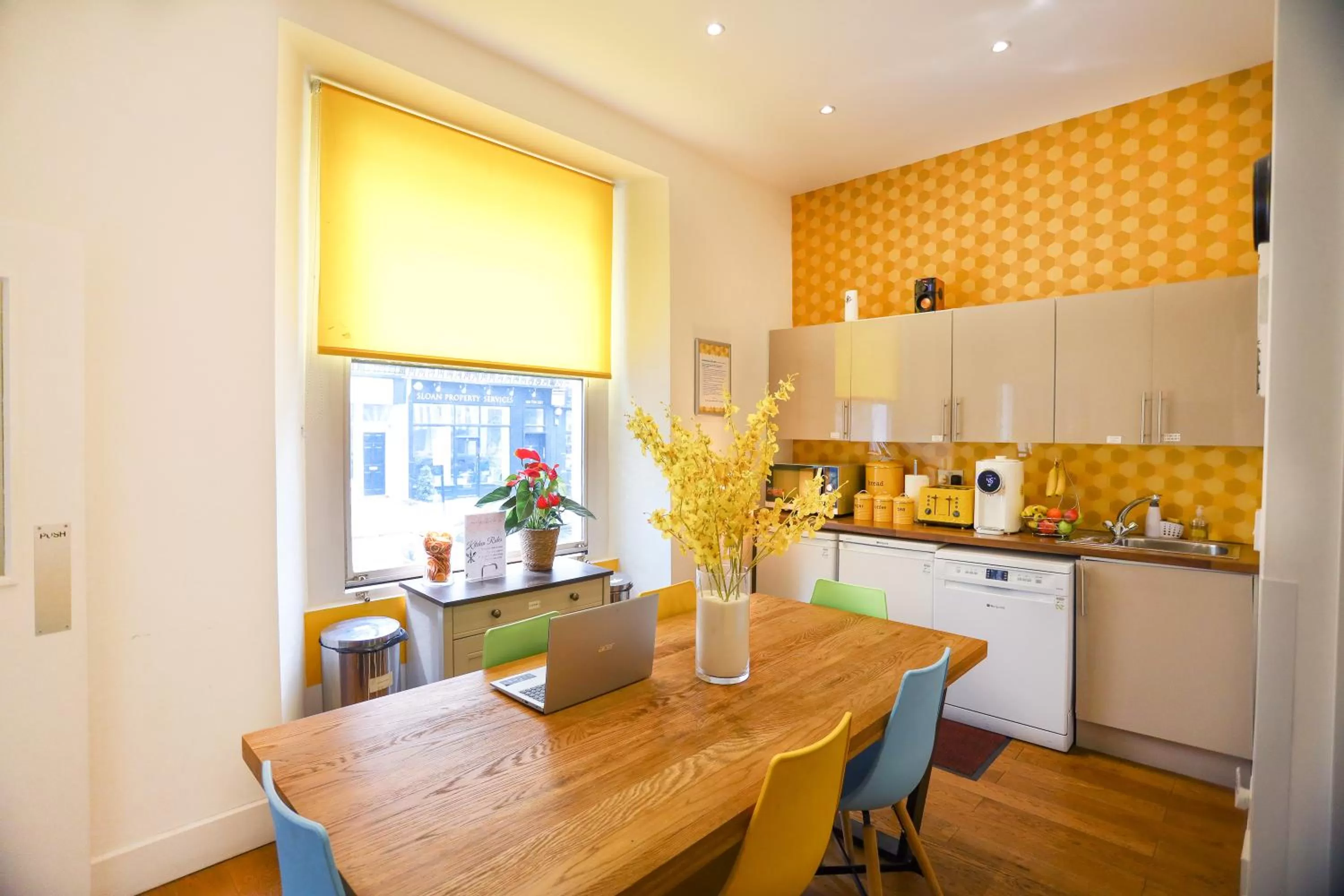 Kitchen or kitchenette, Kitchen/Kitchenette in TiTiwangsa One Accomodation at Paddington