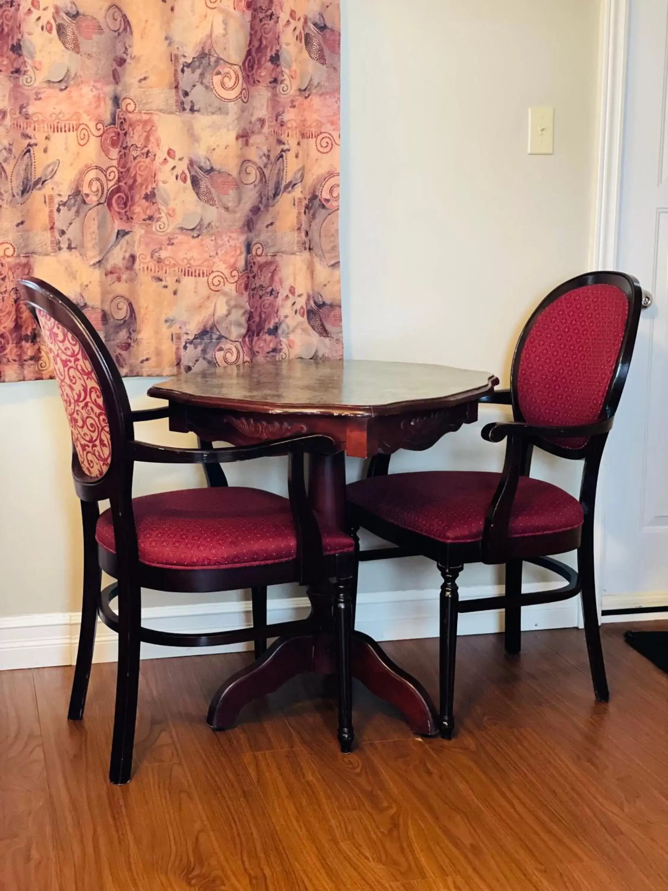 Dining Area in Scenic Motel Moncton