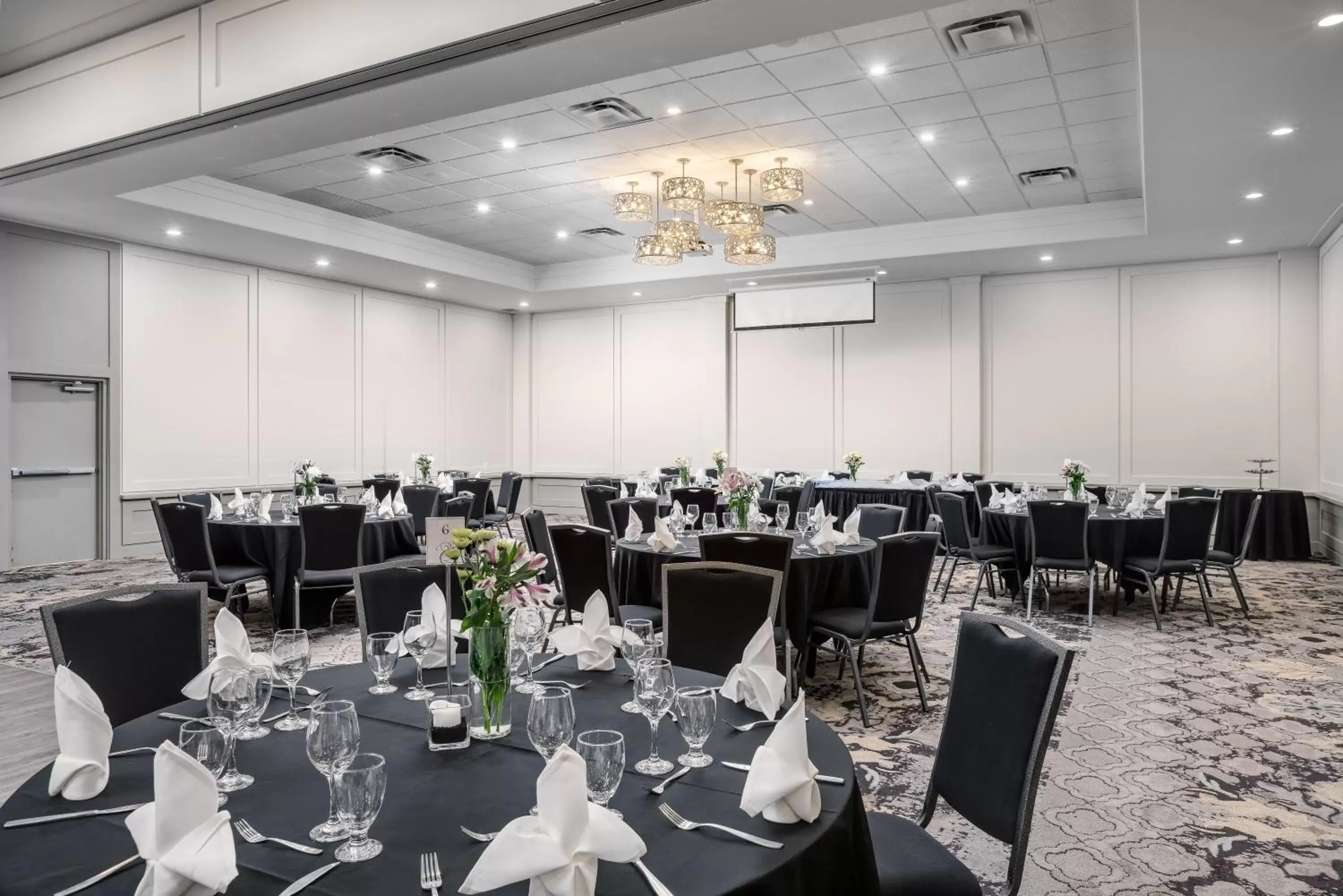 Banquet/Function facilities, Restaurant/Places to Eat in Prestige Rocky Mountain Resort Cranbrook, WorldHotels Crafted