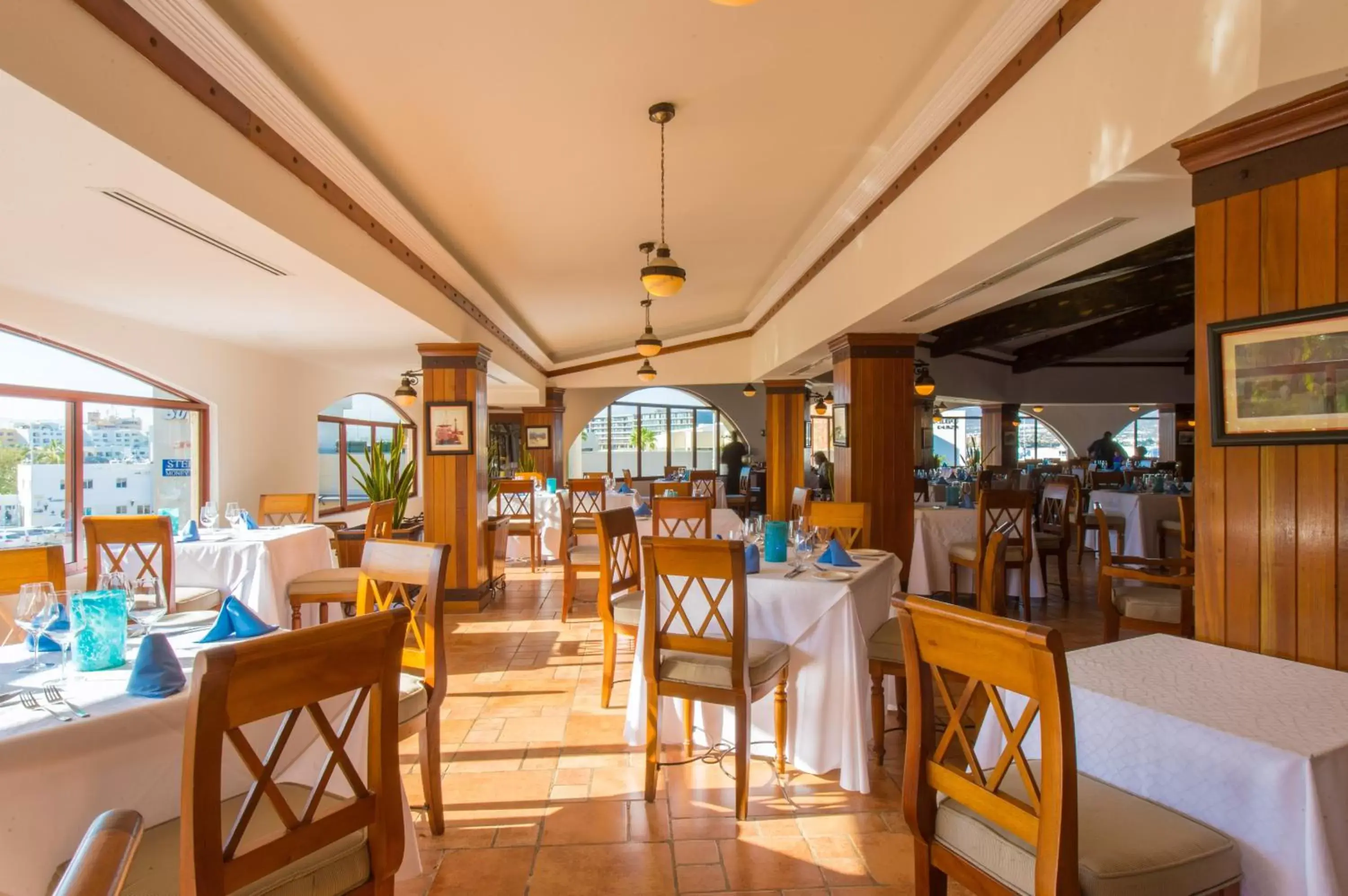 Restaurant/Places to Eat in Playa Grande Resort