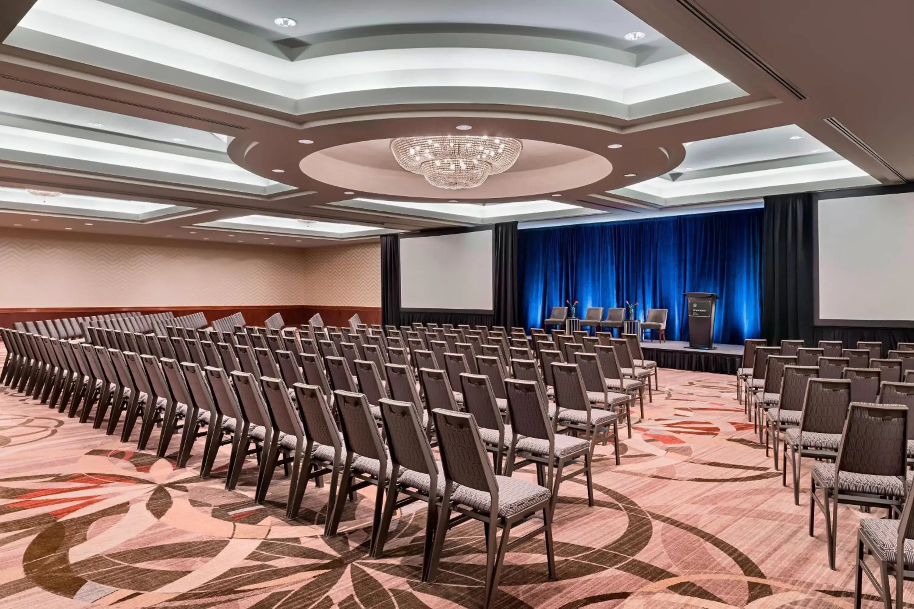 Meeting/conference room in Sheraton Suites Calgary Eau Claire