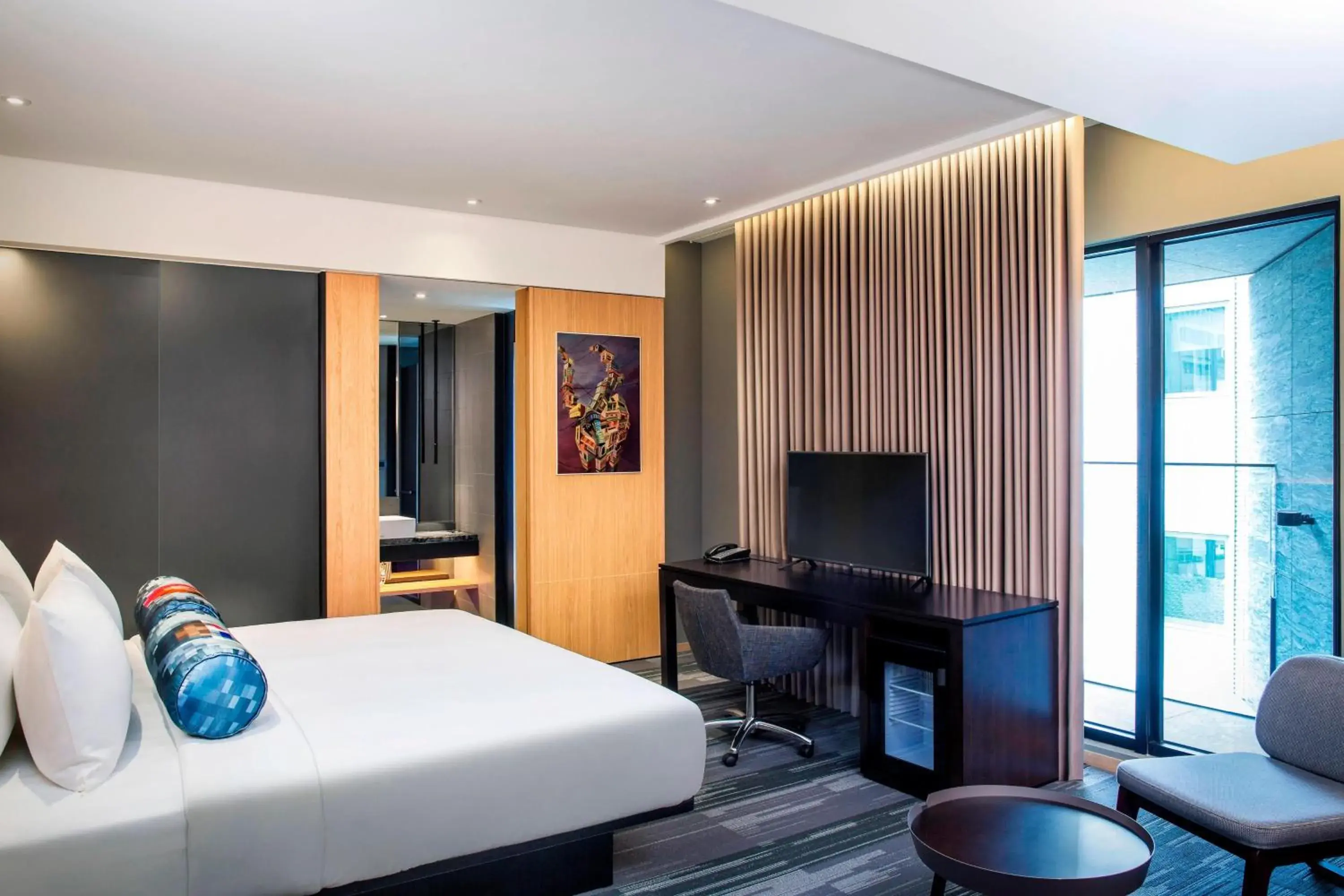 Photo of the whole room, TV/Entertainment Center in Aloft Taipei Zhongshan