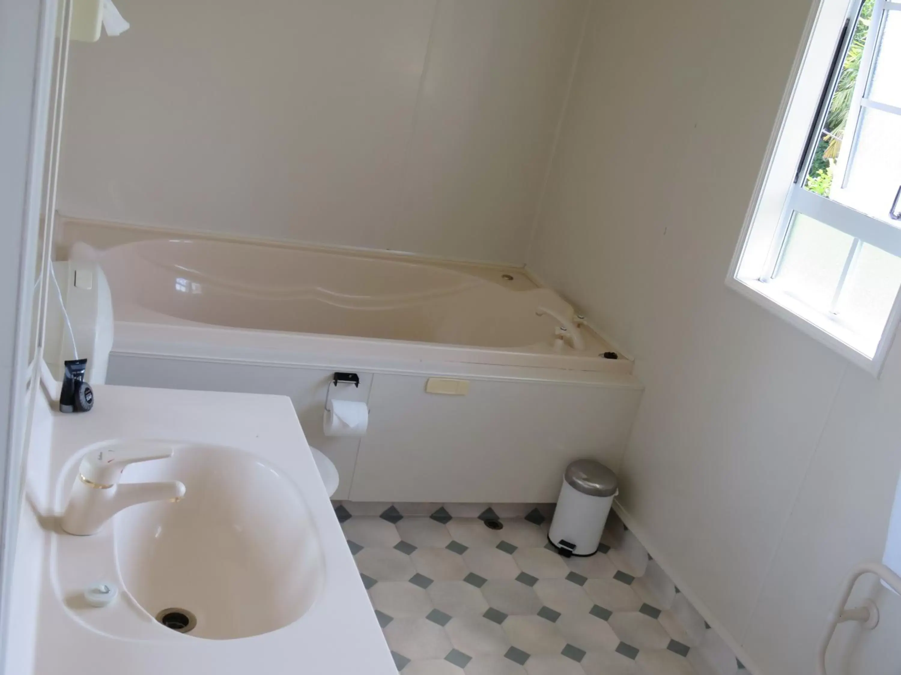 Bathroom in Admirals Motor Lodge