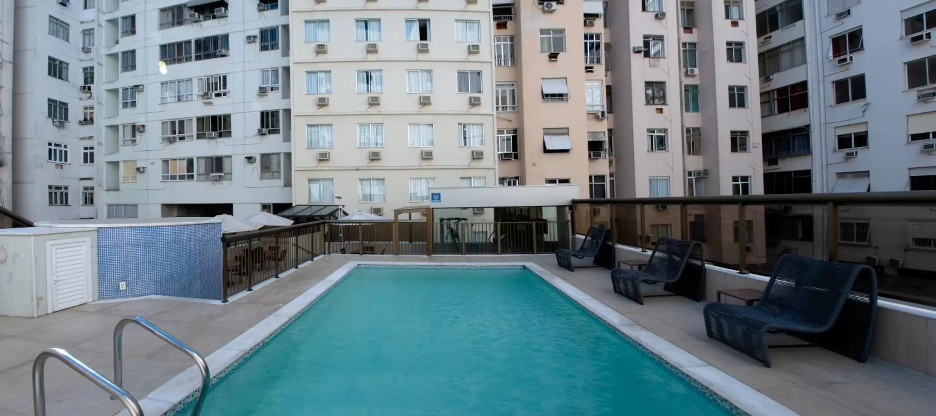 Swimming Pool in Hotel Astoria Copacabana