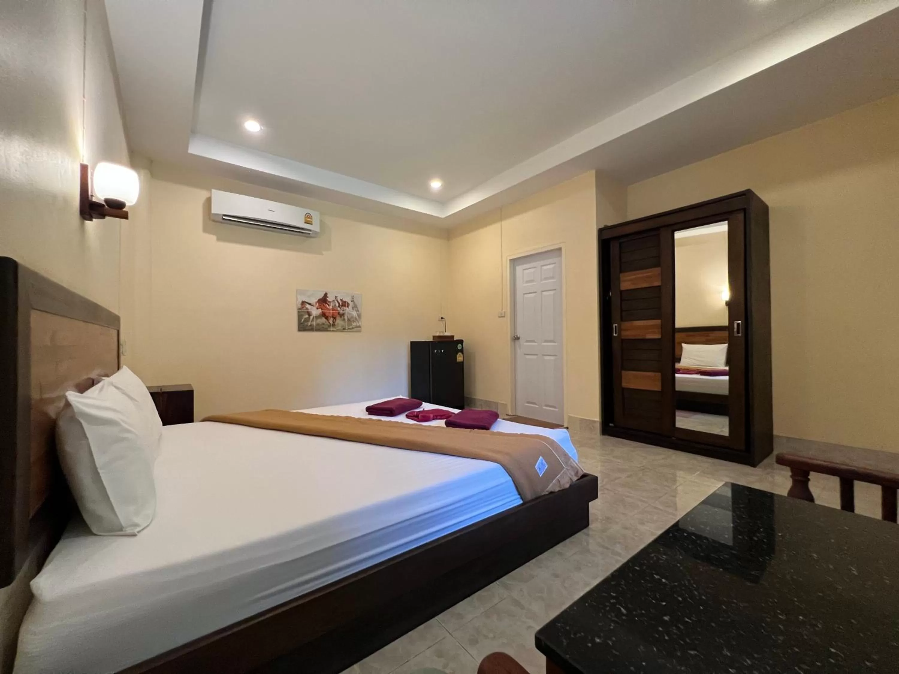 Bed in Ao Thong beach Resort