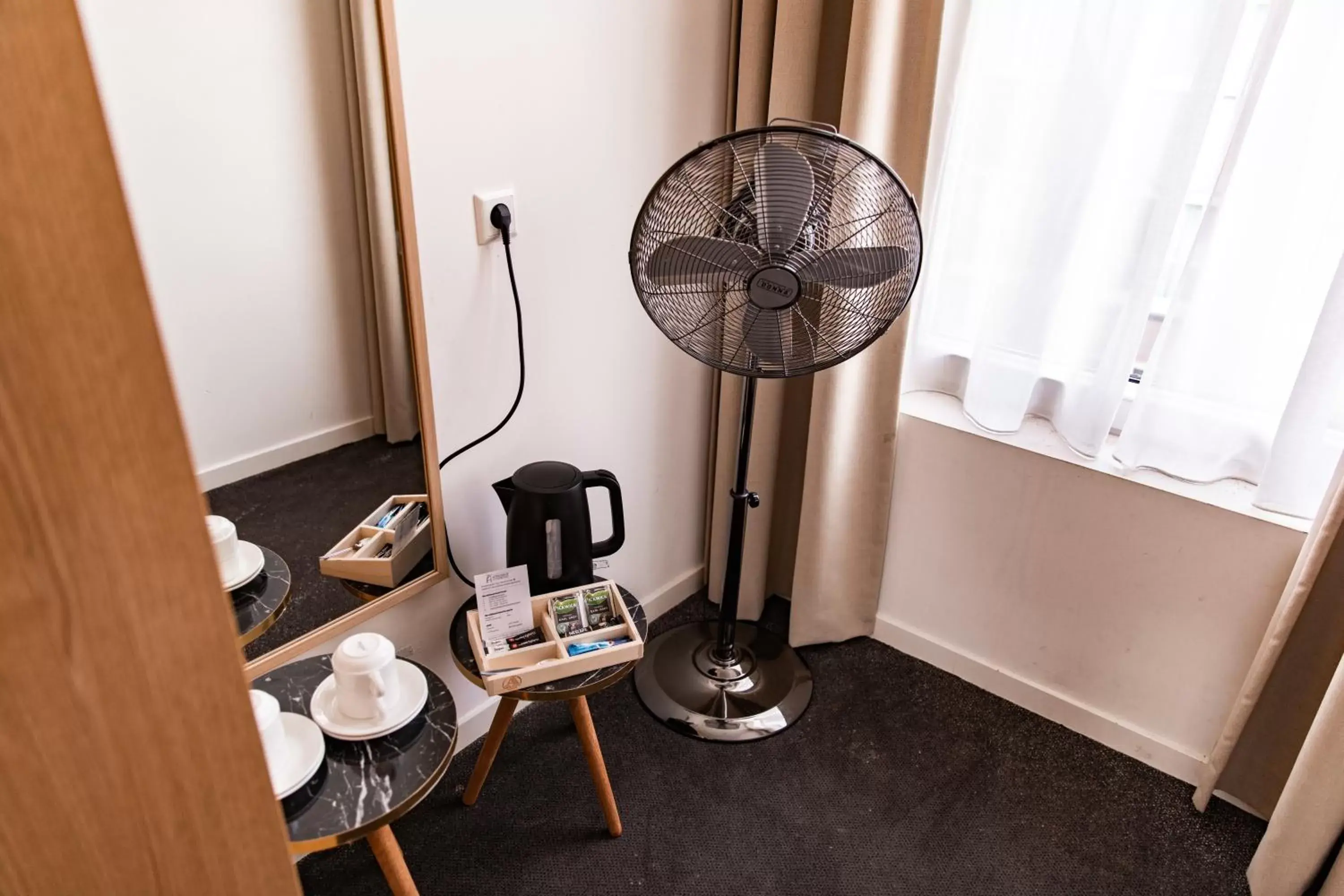 Coffee/Tea Facilities in Ambassador City Centre Hotel