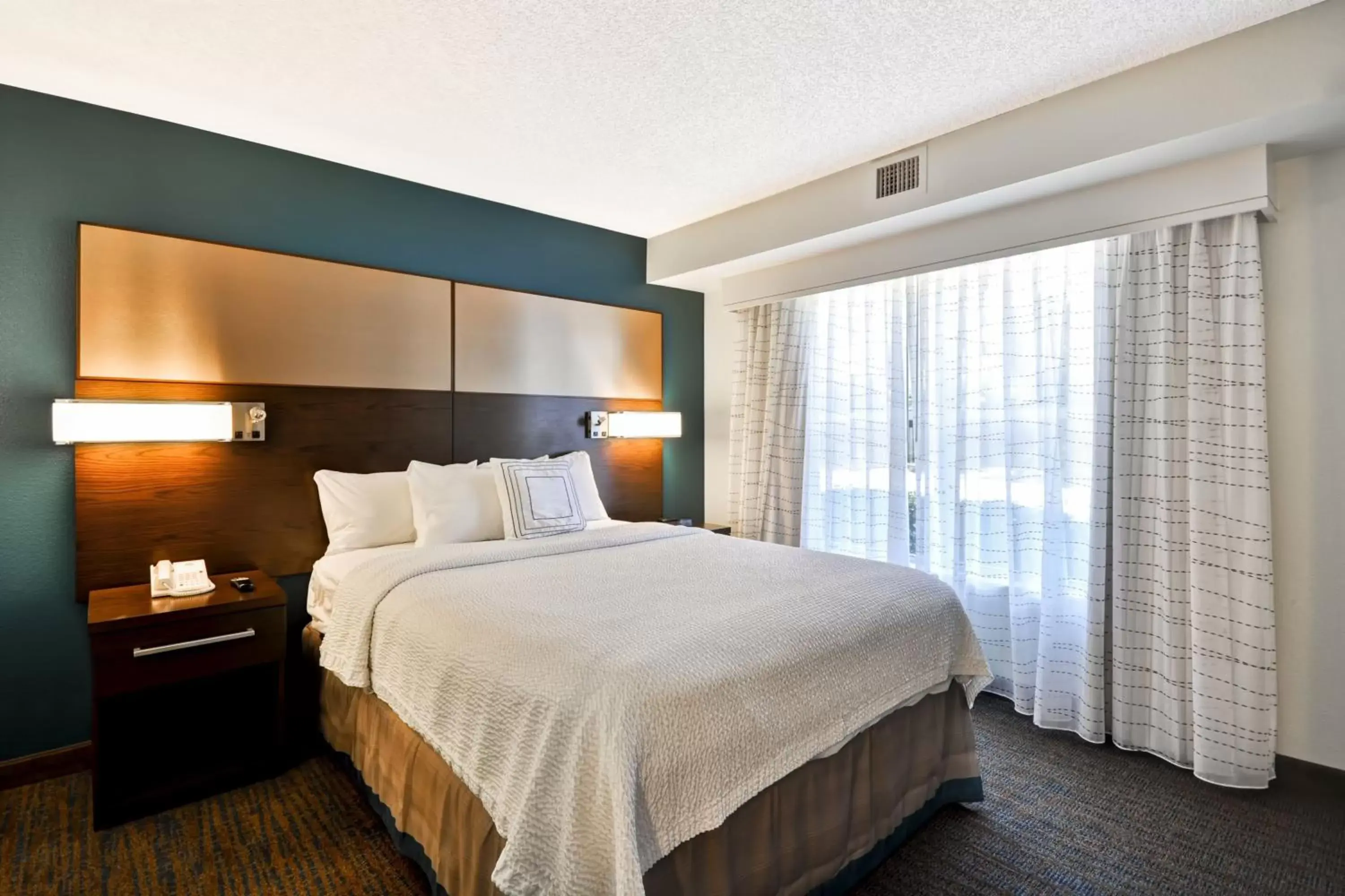 Photo of the whole room, Bed in Residence Inn by Marriott Jacksonville Airport