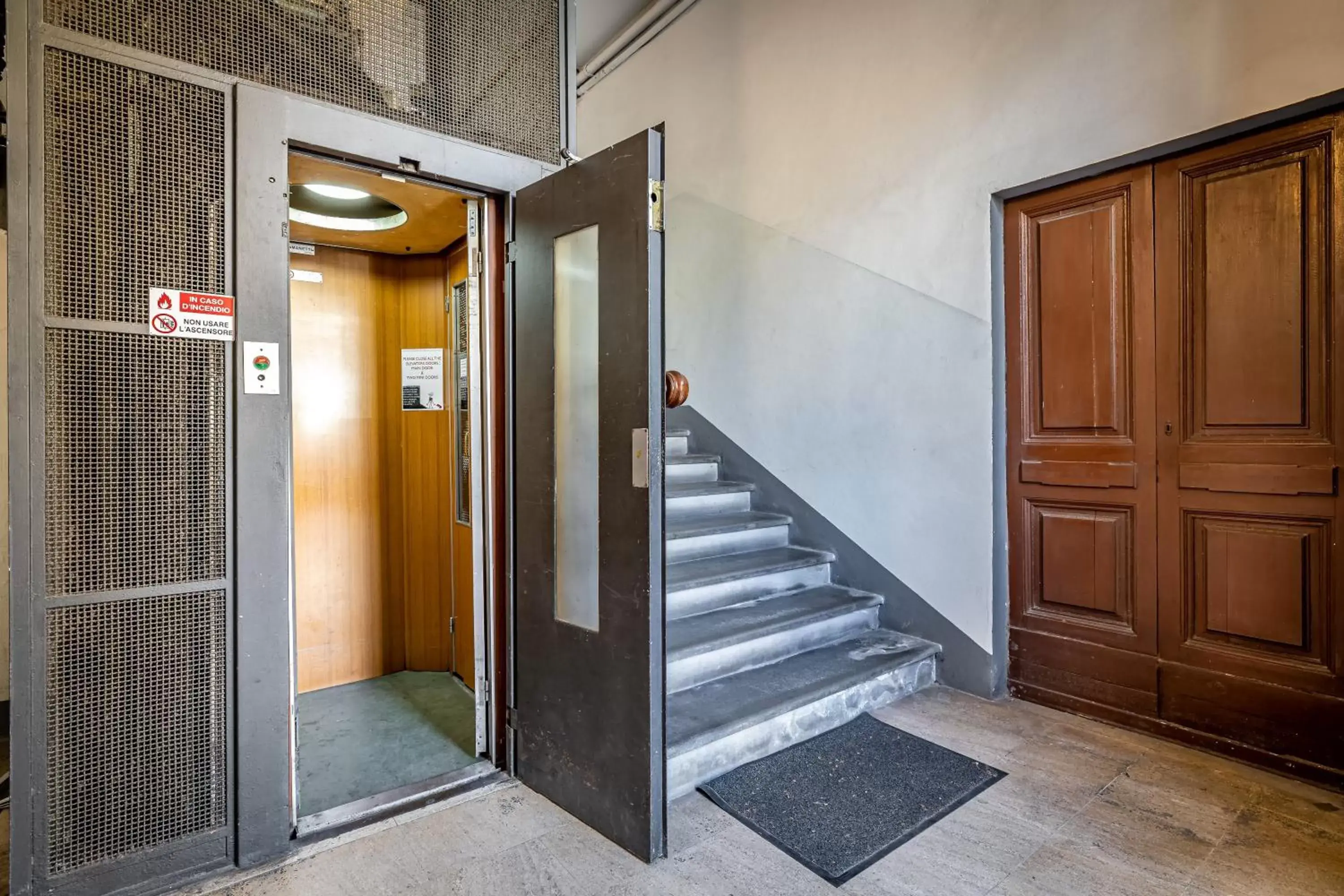 elevator in Maison Pitti Florence