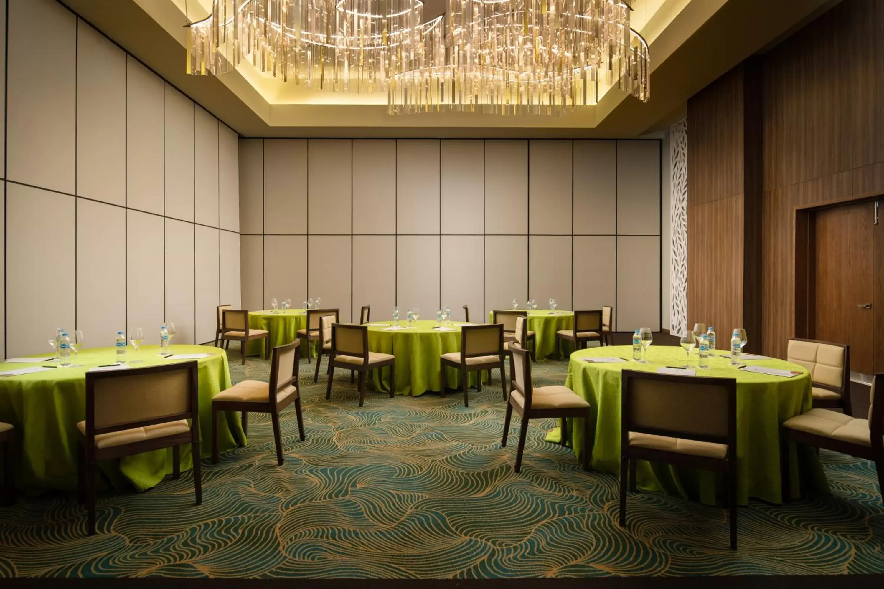 Meeting/conference room, Restaurant/Places to Eat in Dreams Macao Beach Punta Cana